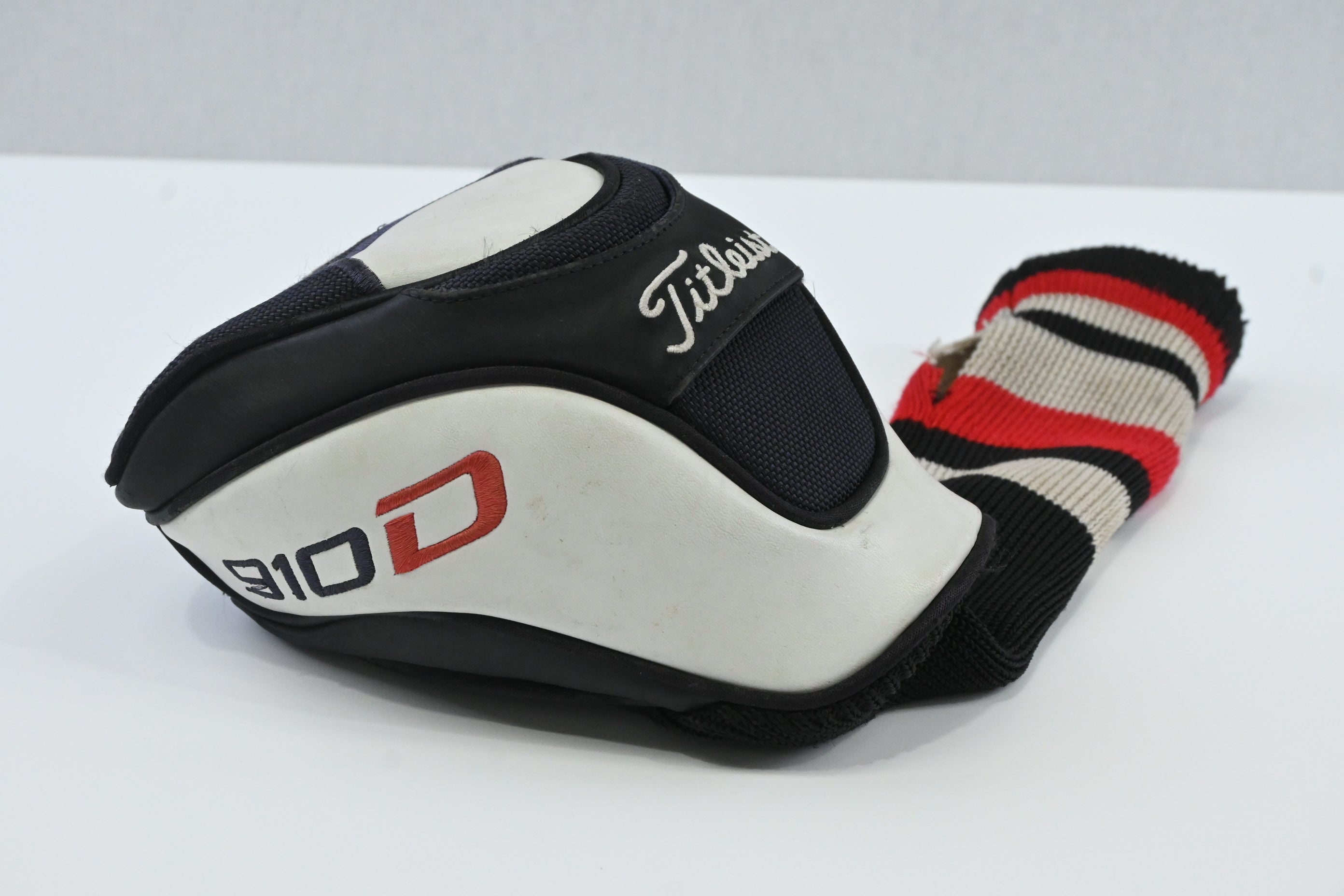 Titleist 910 D2 Driver / 8.5 Degree / Stiff Flex Diamana D+ 60 Shaft