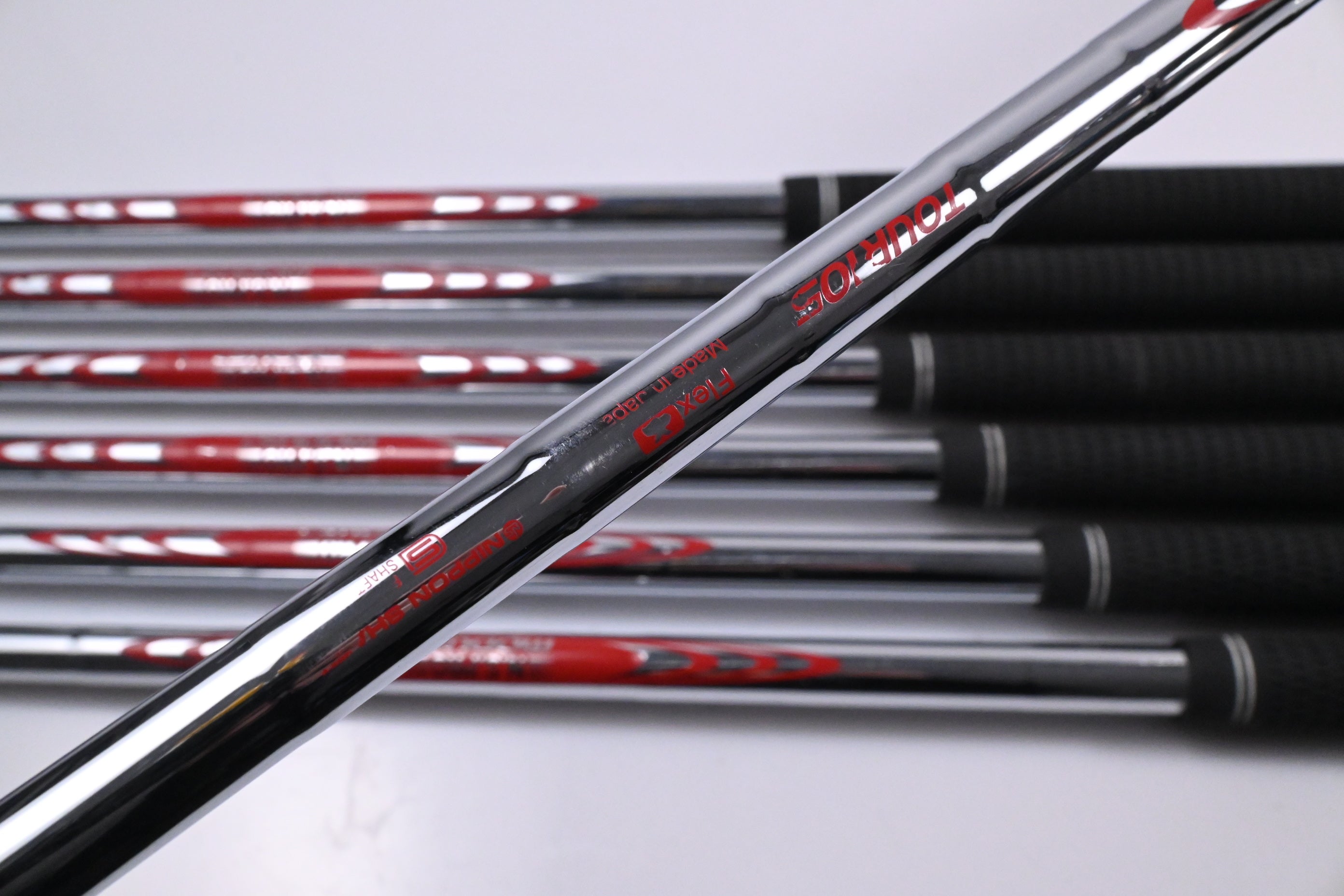 Taylormade Qi Gunmetal Edition Irons / 5-PW+SW / X-Flex NS Pro Modus 3 Tour 105