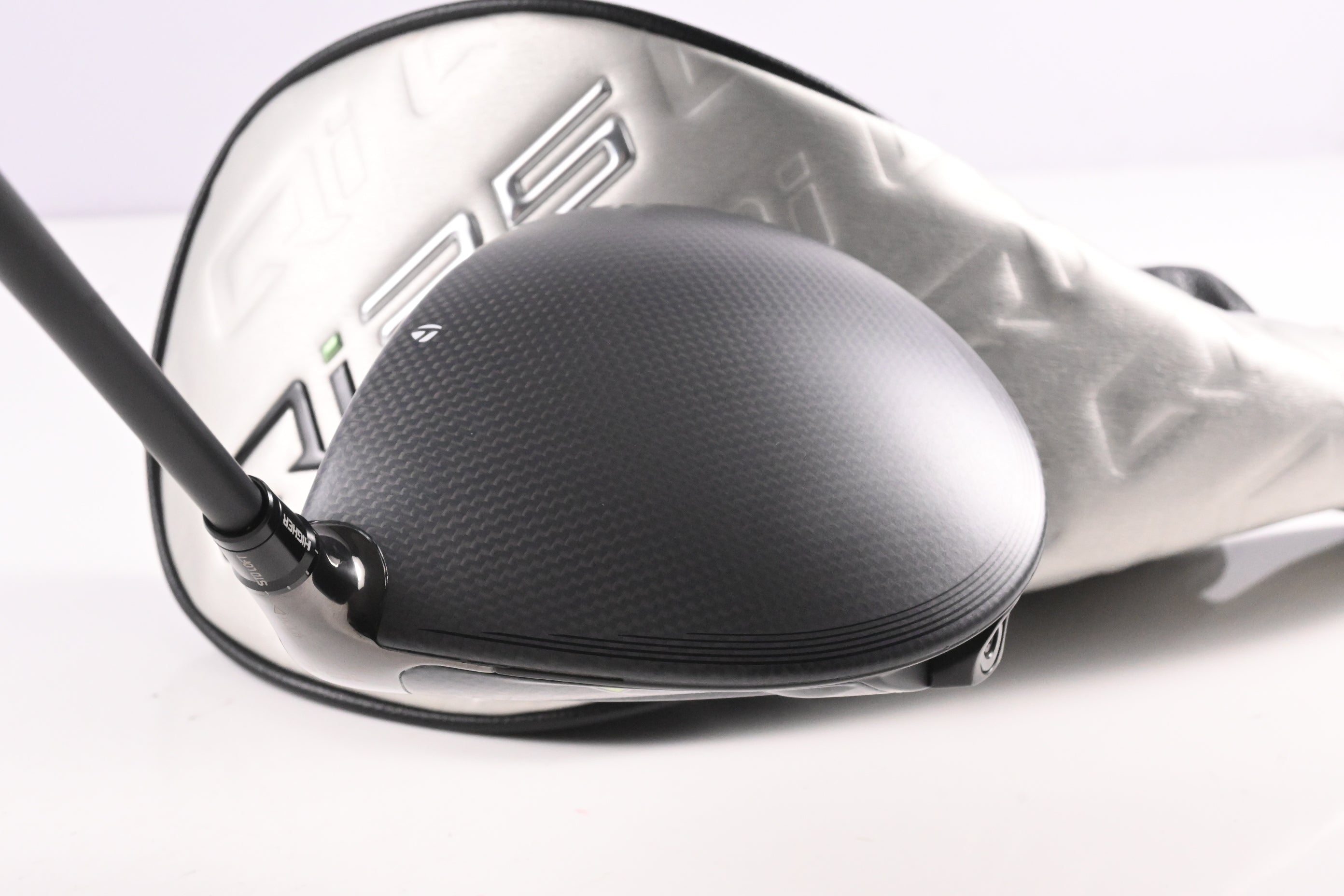 Taylormade Qi35 Driver / 10.5 Degree / Stiff Flex Kai'li White Dark Wave 60