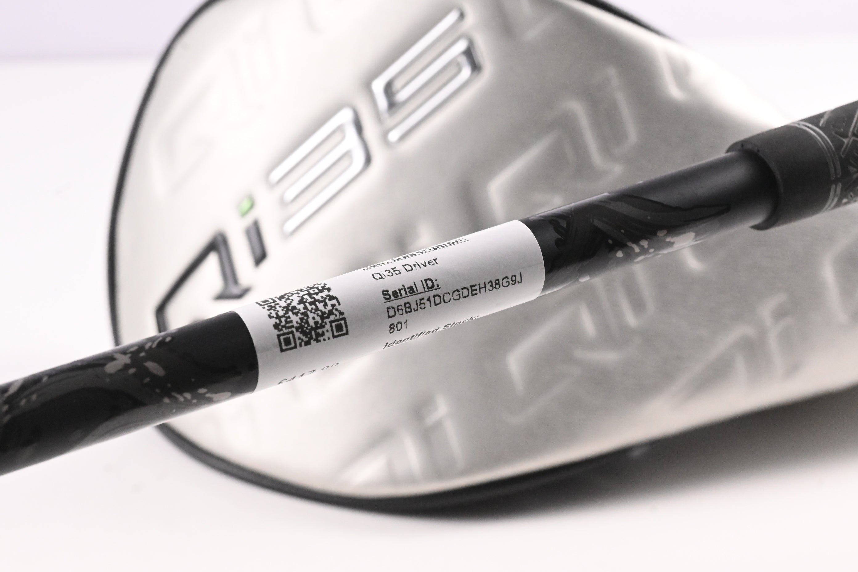 Taylormade Qi35 Driver / 10.5 Degree / Stiff Flex Kai'li White Dark Wave 60