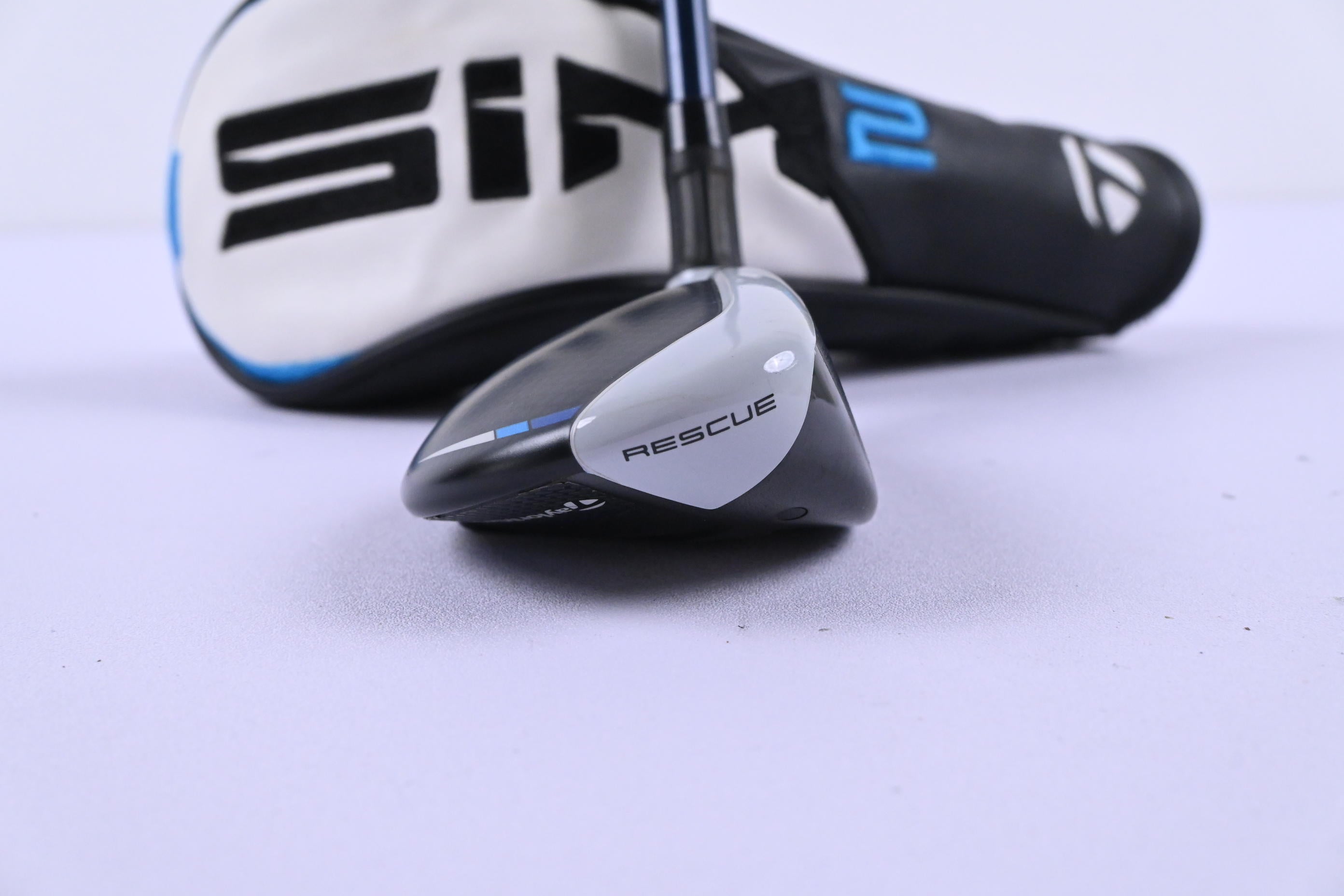 Taylormade SIM2 Max #3 Hybrid / 19 Degree / Regular Flex Fujikura Ventus Blue 6
