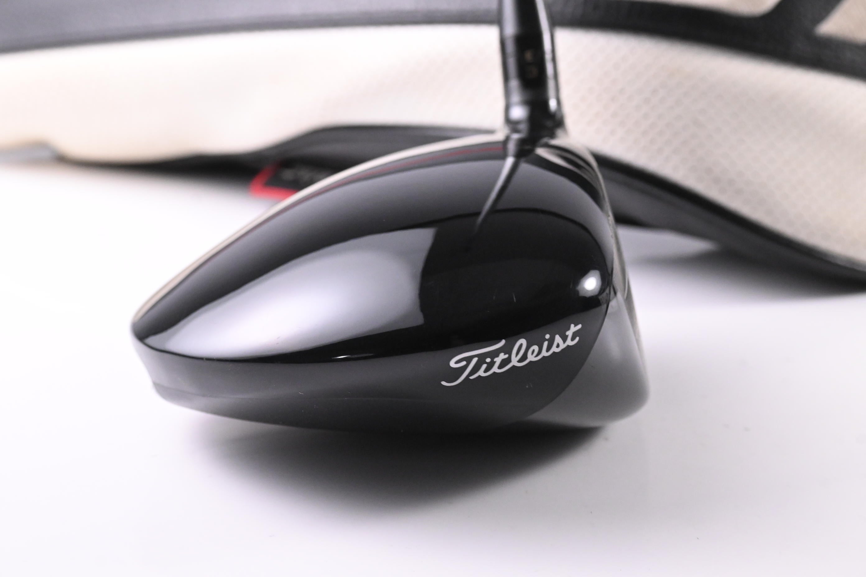 Titleist GT2 Driver / 9 Degree / Regular Flex Graphite Design Tour AD UB 5 Shaft