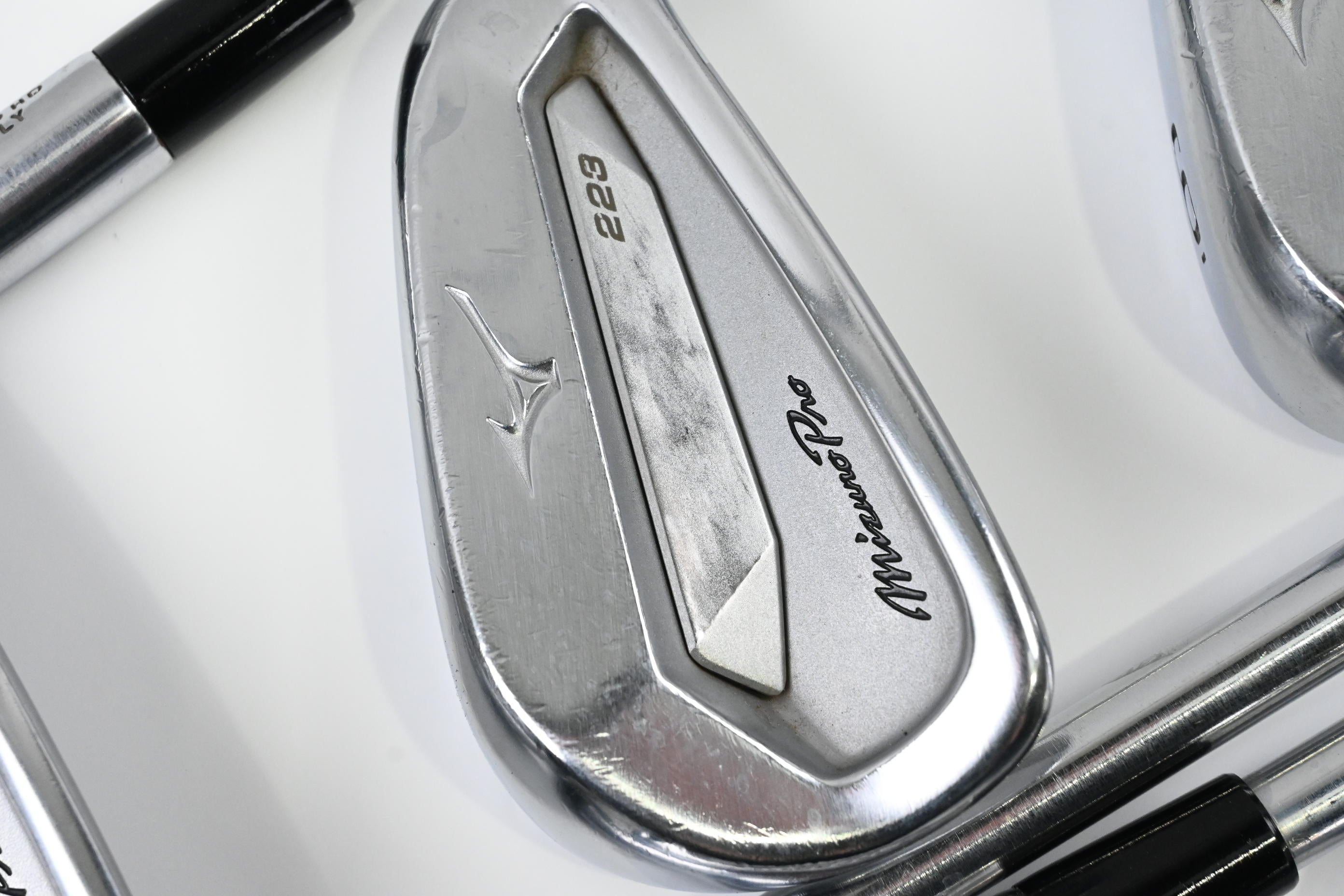 Mizuno Pro 221/223 Combo Irons / 4-PW / X-Flex Project X LS 125 Shafts