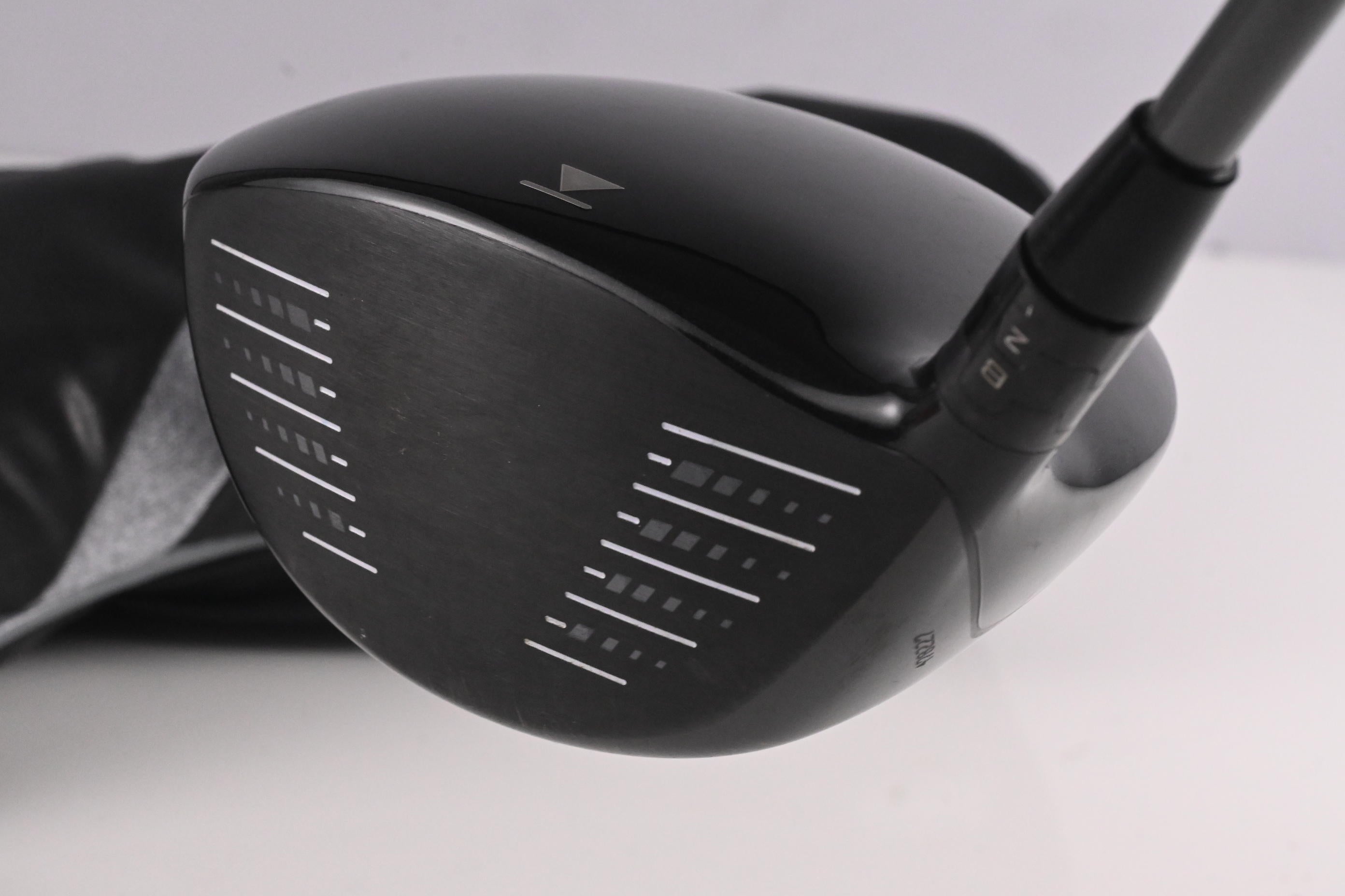 Titleist 913 D2 Driver / 8.5 Degree / Senior Flex Aldila Synergy 50 Shaft
