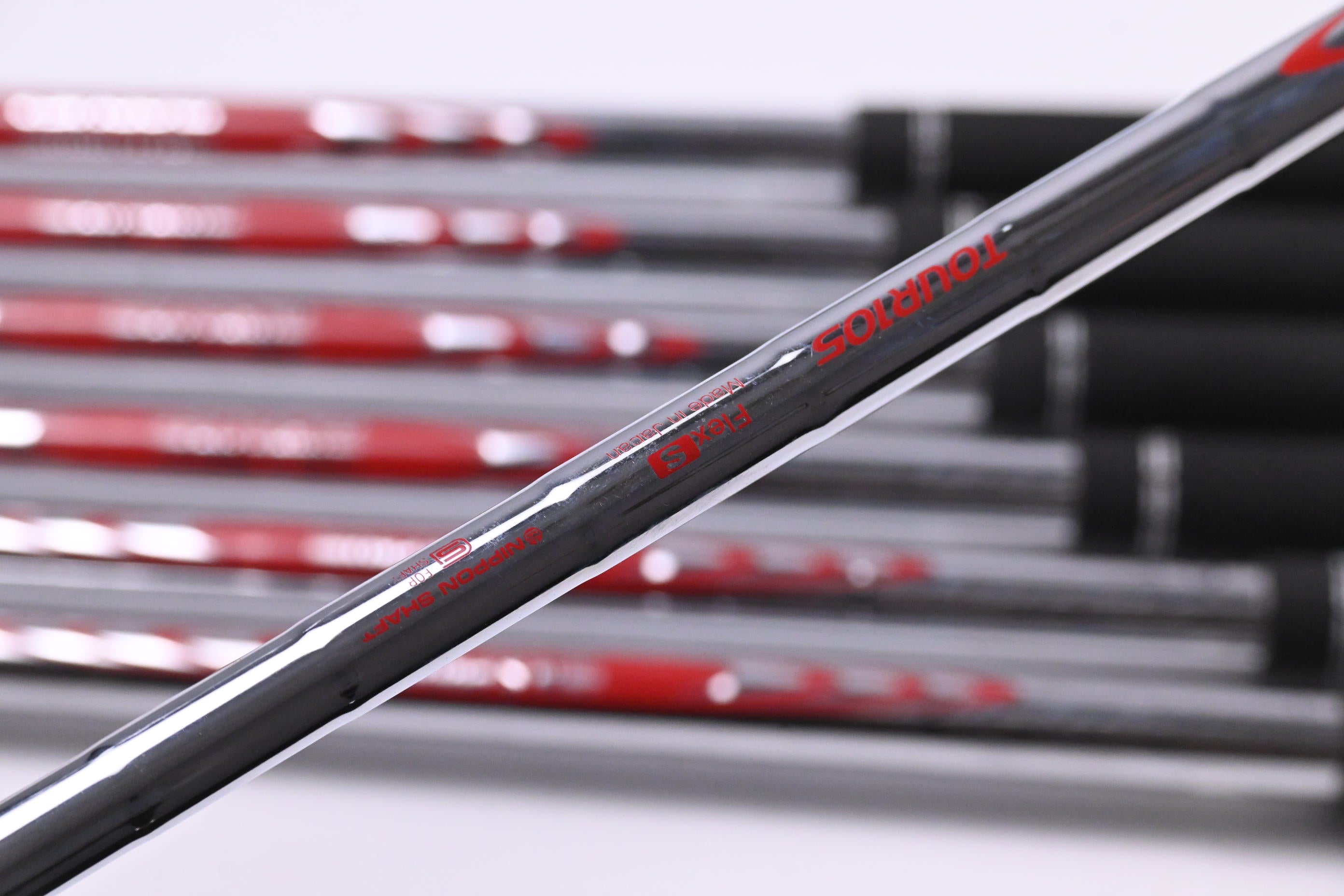 Taylormade P790 2019 Irons / 4-PW / Stiff Flex N.S.Pro Modus³ Tour 105 Shafts