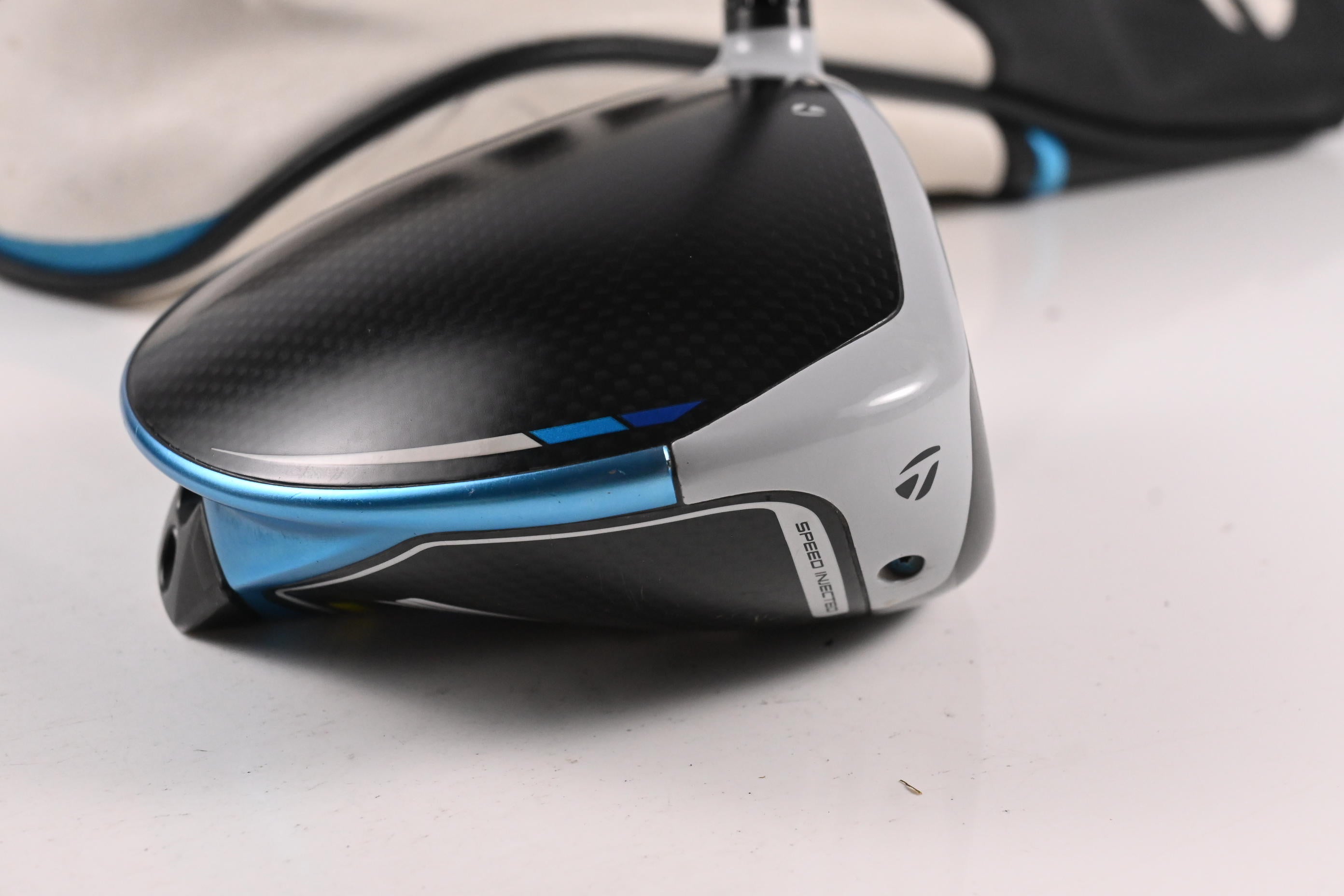 Taylormade SIM2 Max Driver / 10.5 Degree / Regular Flex Ventus Blue 5 Shaft