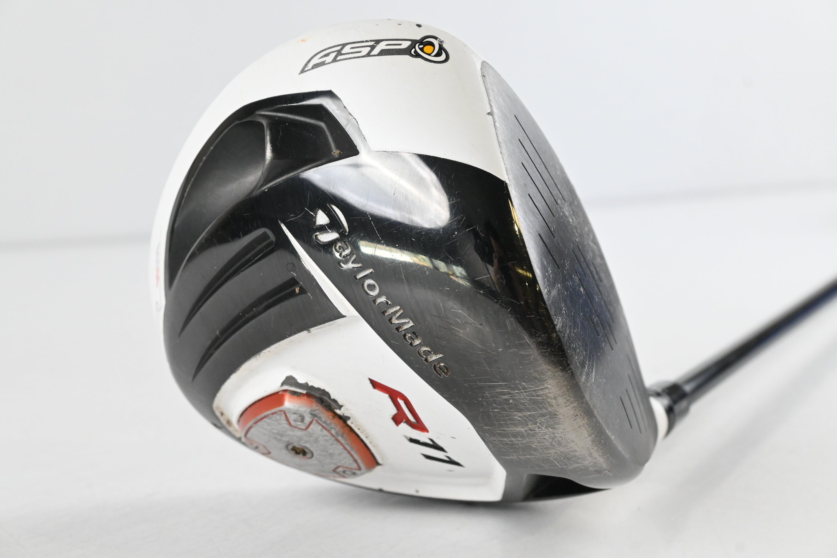 Taylormade R11 Driver / 10.5 Degree / Regular Flex Fujikura Blur 60 Shaft