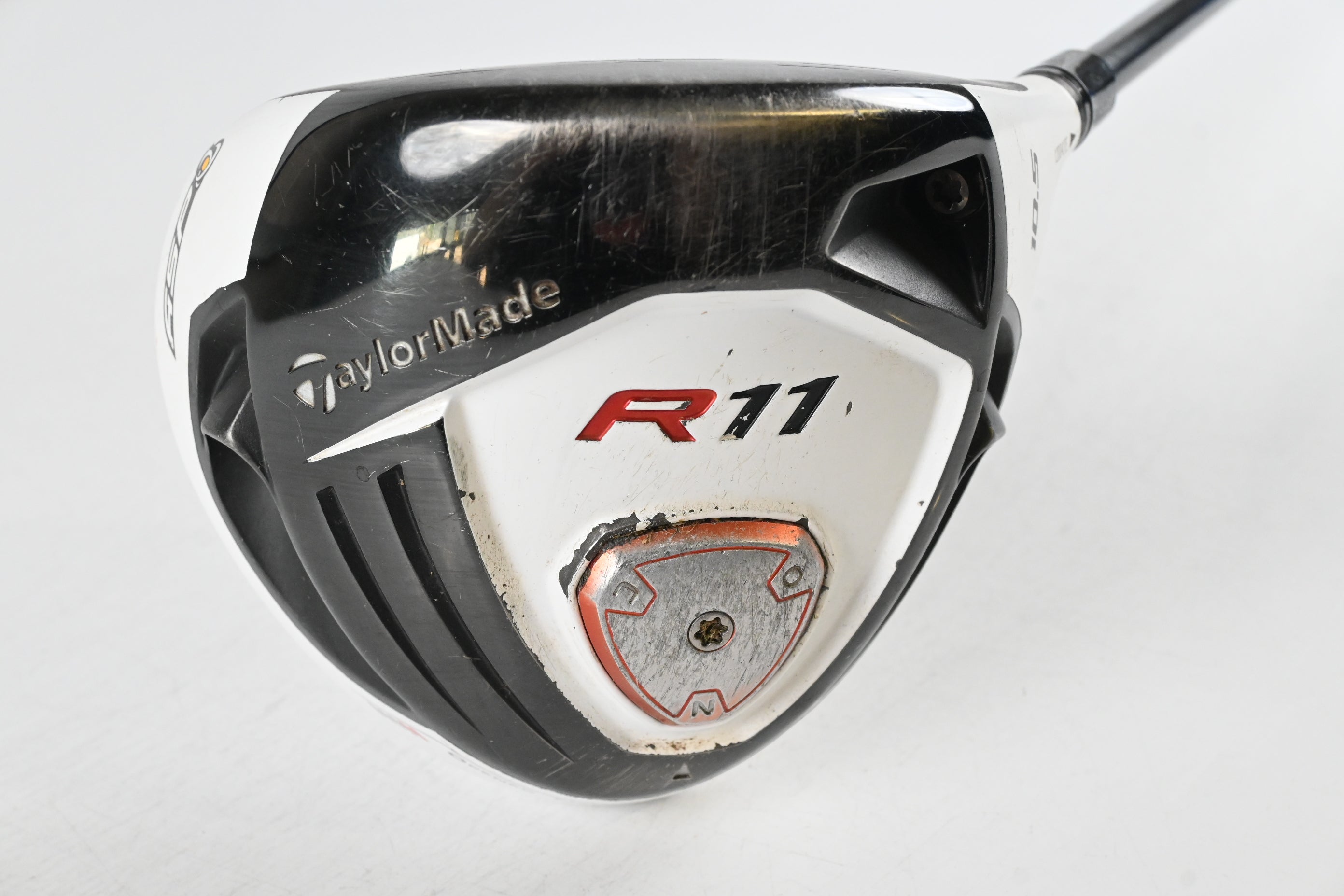Taylormade R11 Driver / 10.5 Degree / Regular Flex Fujikura Blur 60 Shaft