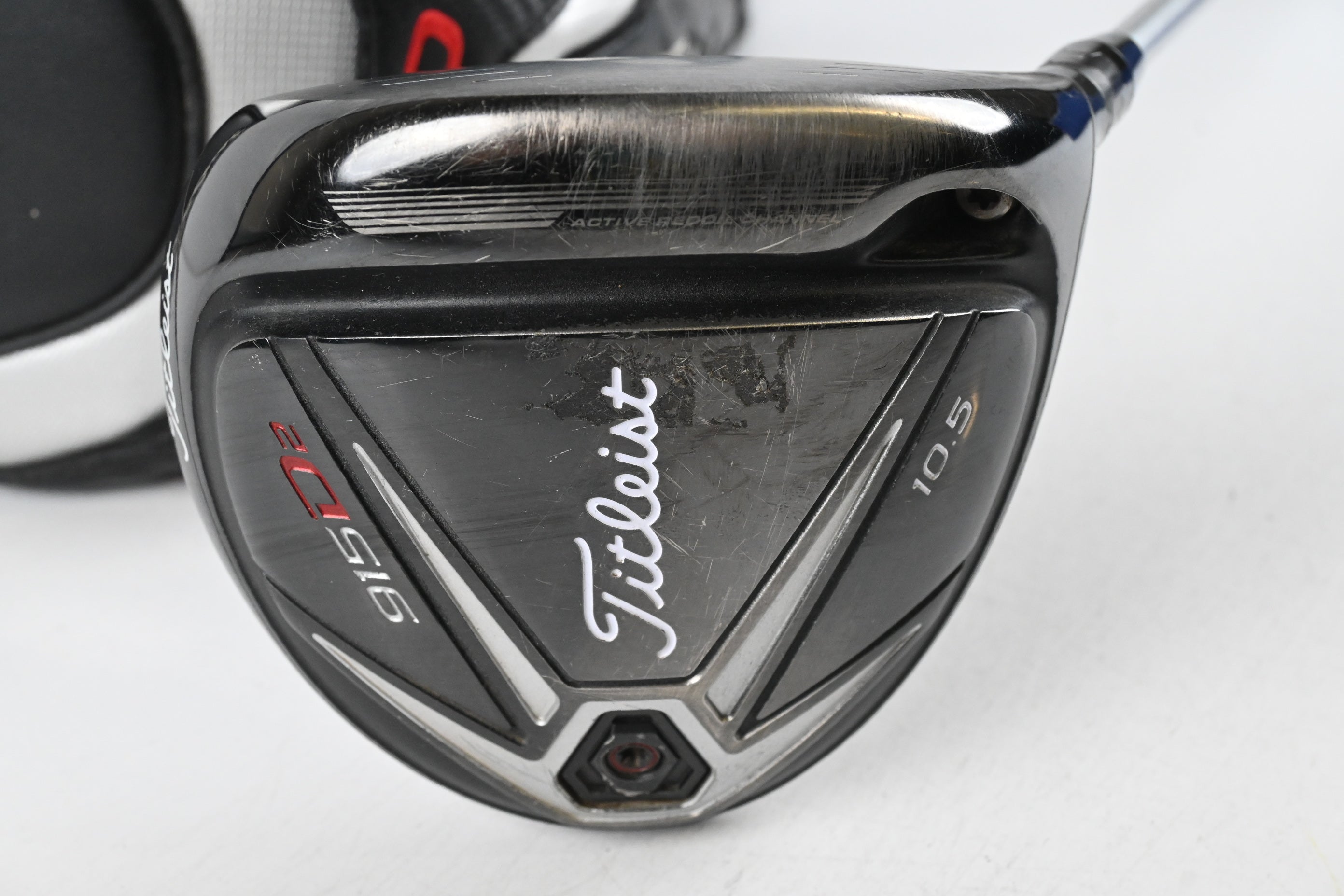 Titleist 915 D2 Driver / 10.5 Degree / Regular Flex Diamana M+ 50 Shaft