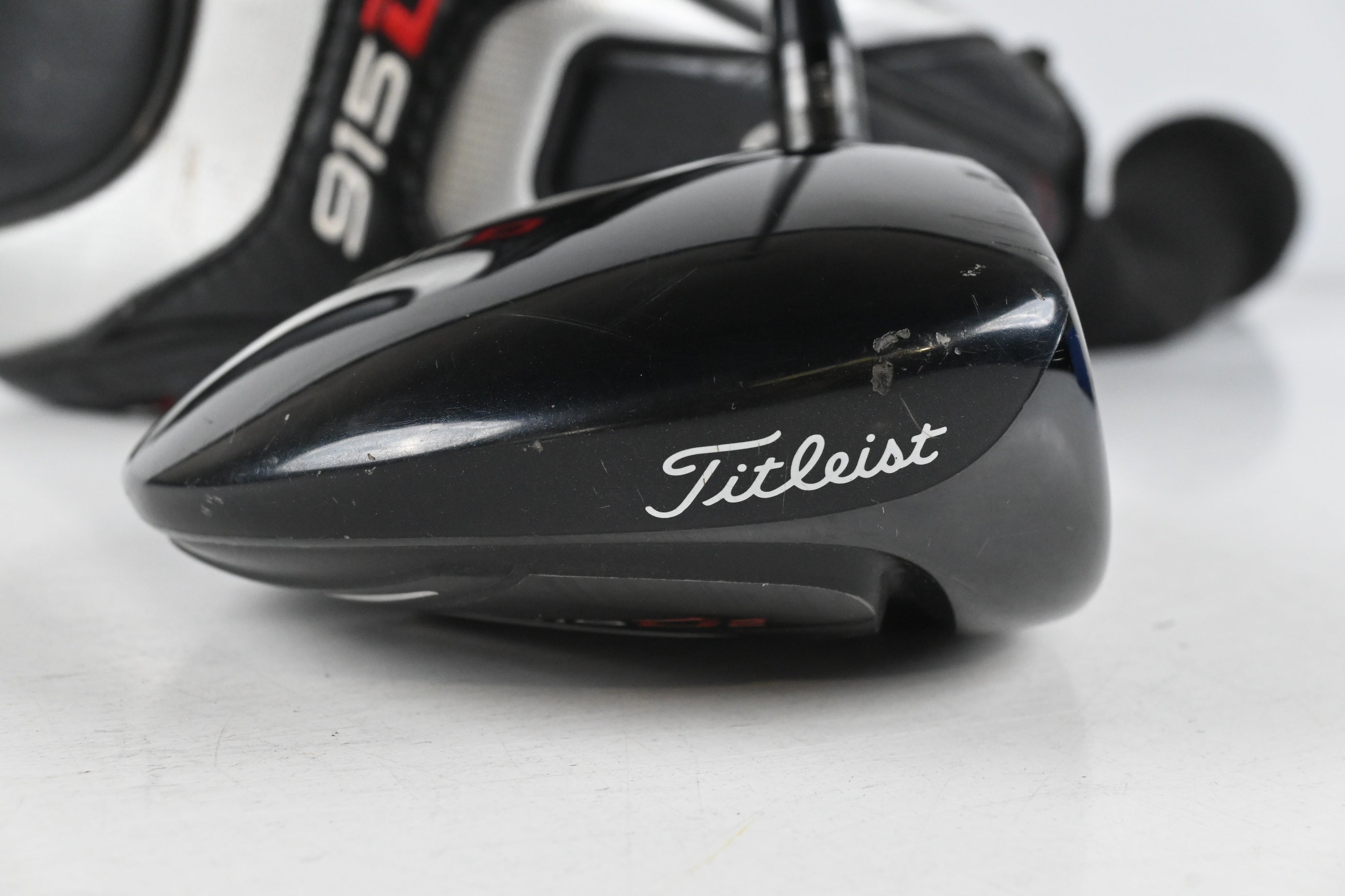Titleist 915 D2 Driver / 10.5 Degree / Regular Flex Diamana M+ 50 Shaft