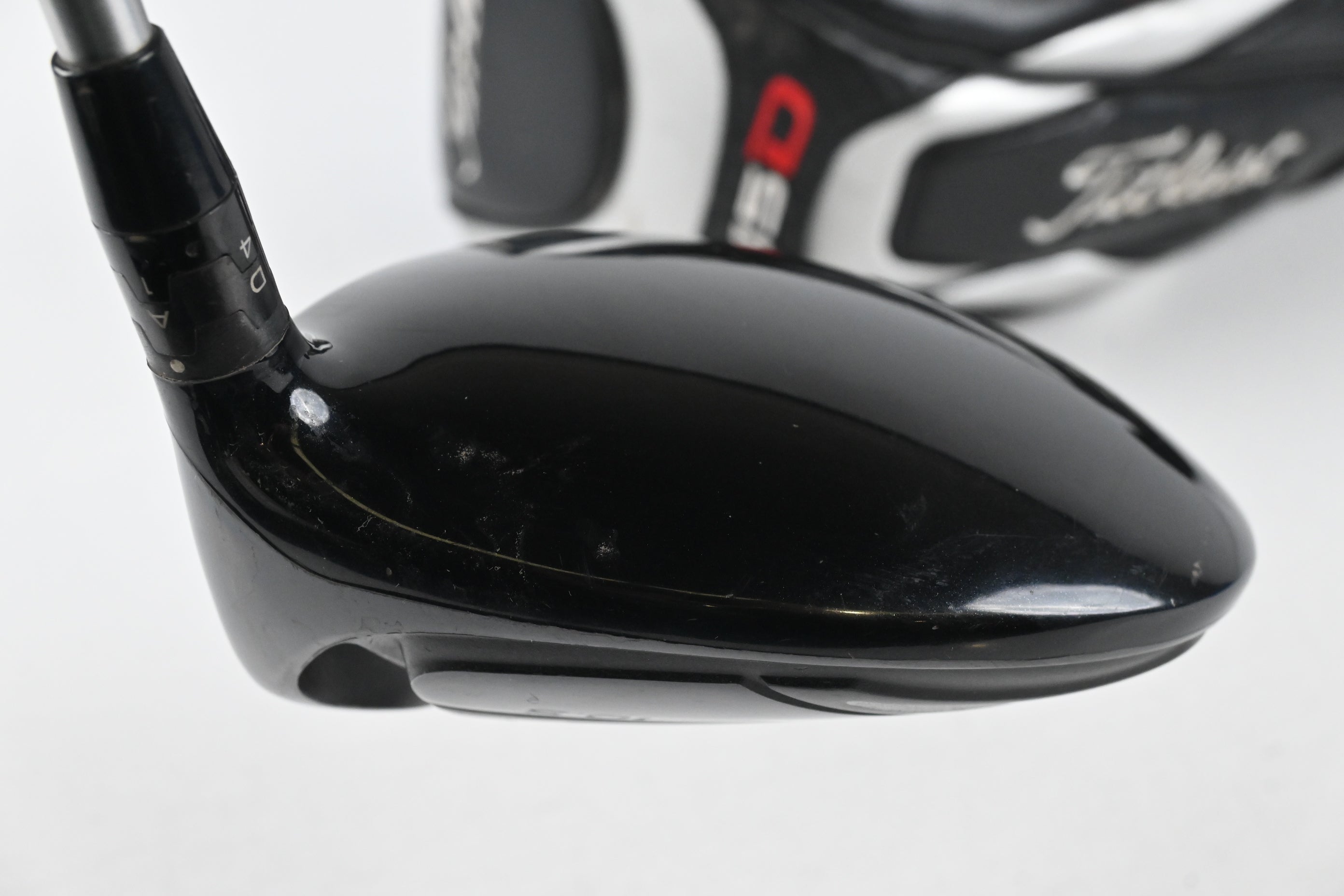 Titleist 915 D2 Driver / 10.5 Degree / Regular Flex Diamana M+ 50 Shaft
