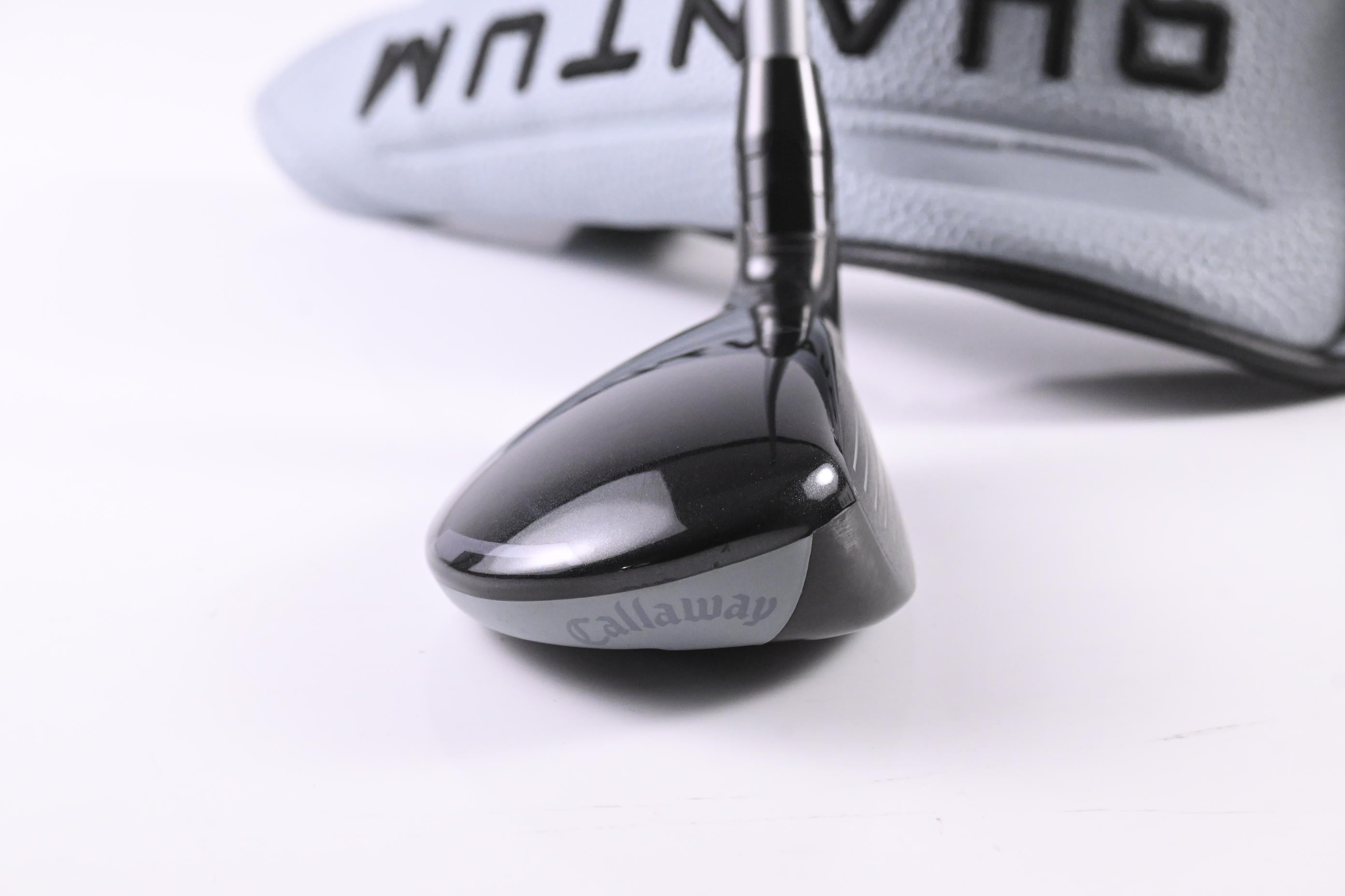 Callaway Quantum Max OS #4 Hybrid / 20 Degree / Regular Flex Denali Frost Silver 60