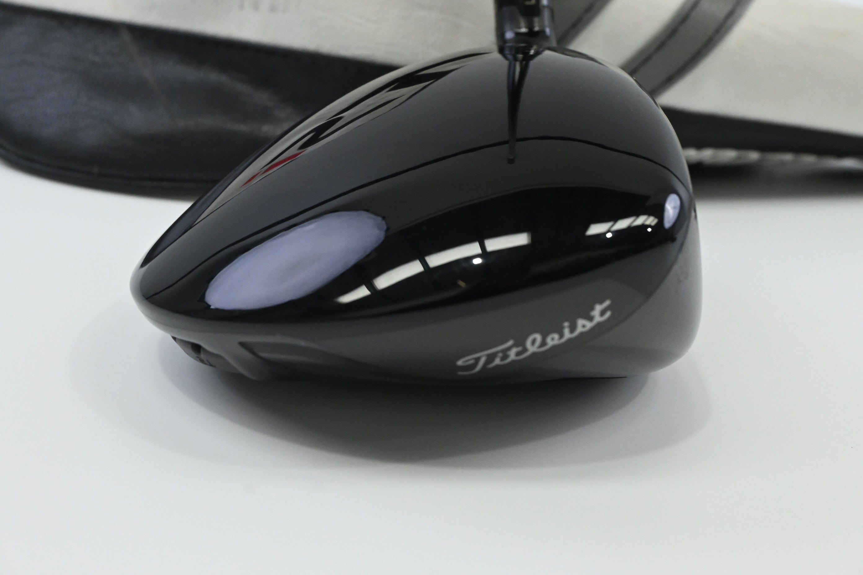 Titleist TSi3 Driver / 9 Degree / Stiff Flex Tensei AV Raw White 65 Shaft