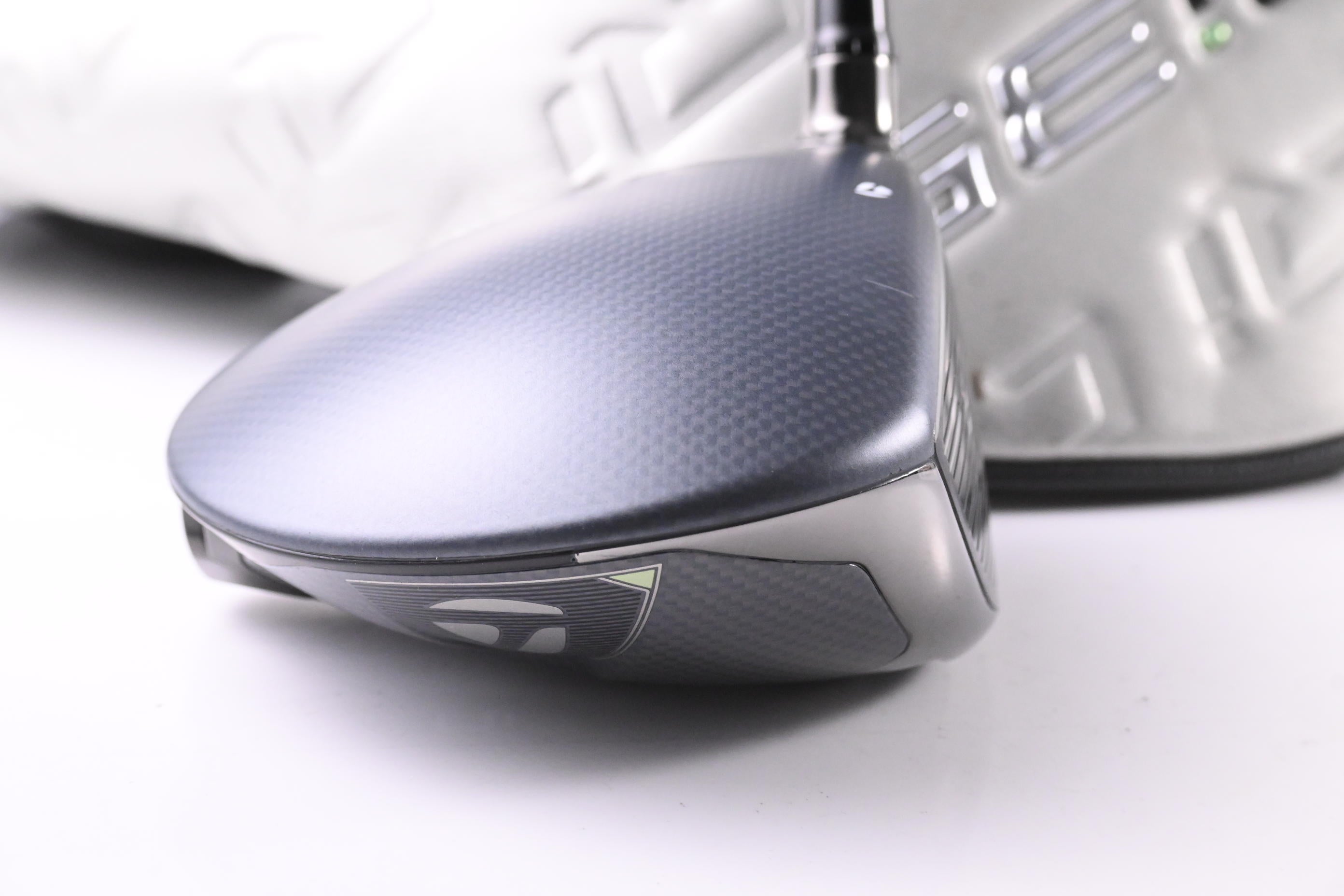 Taylormade Qi35 LS Driver / 9 Degree / Stiff Flex Kai'li White Dark Waves 60