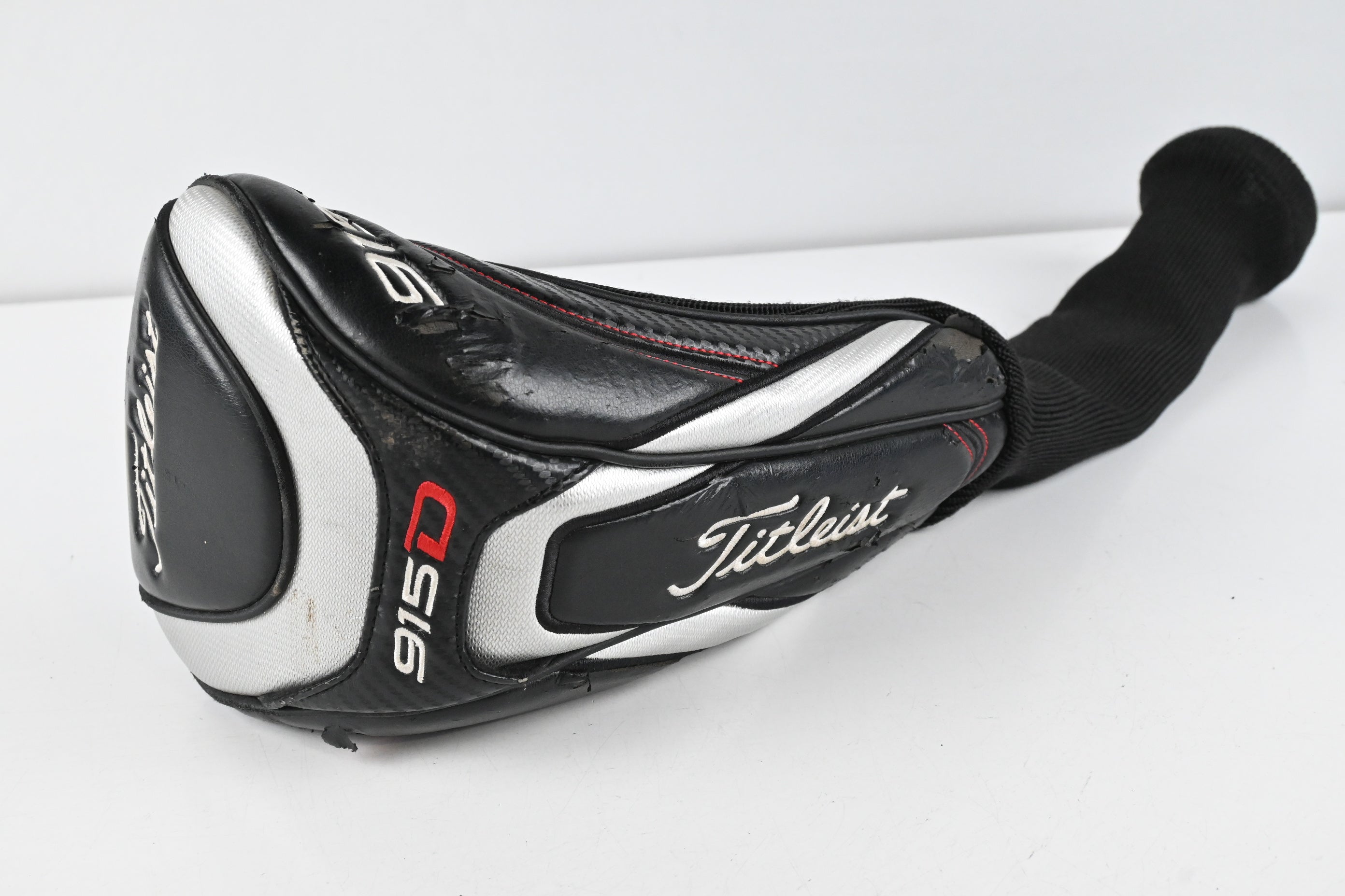 Titleist 915 D2 Driver / 10.5 Degree / Regular Flex Diamana M+ 50 Shaft
