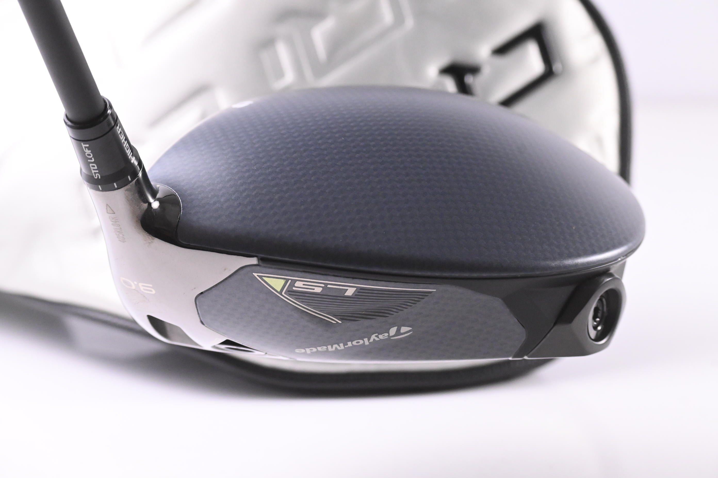 Taylormade Qi35 LS Driver / 9 Degree / Stiff Flex Kai'li White Dark Waves 60