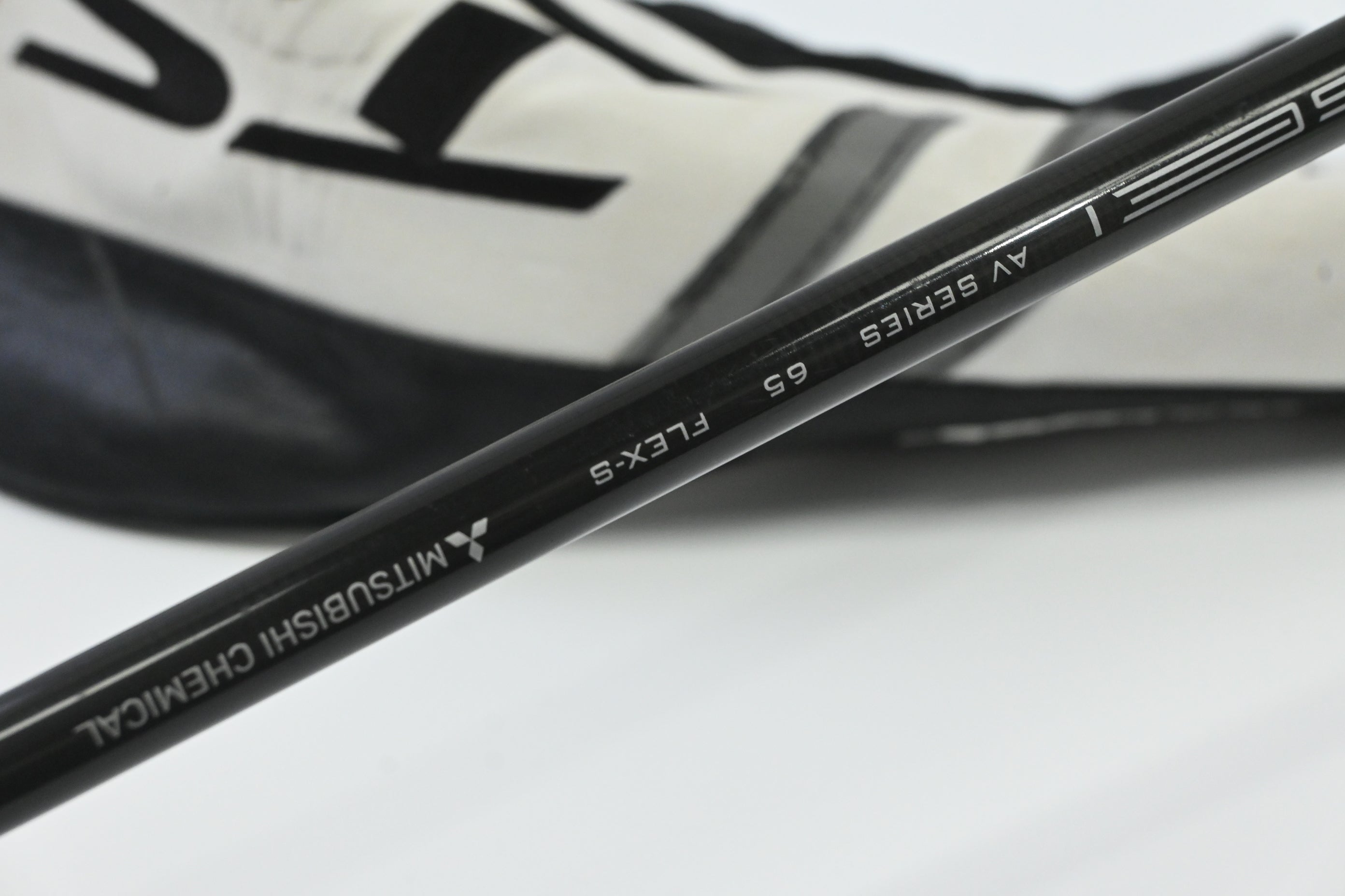 Titleist TSi3 Driver / 9 Degree / Stiff Flex Tensei AV Raw White 65 Shaft