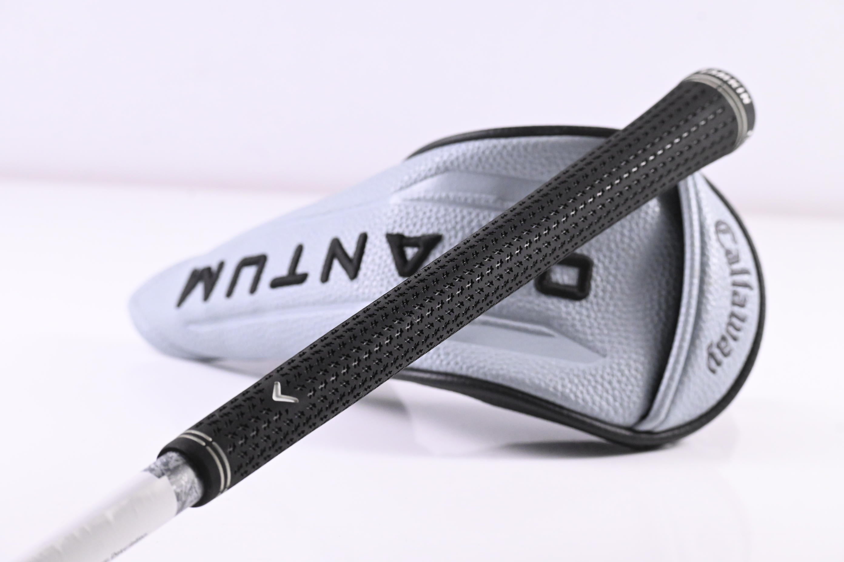 Callaway Quantum Max OS #4 Hybrid / 20 Degree / Regular Flex Denali Frost Silver 60