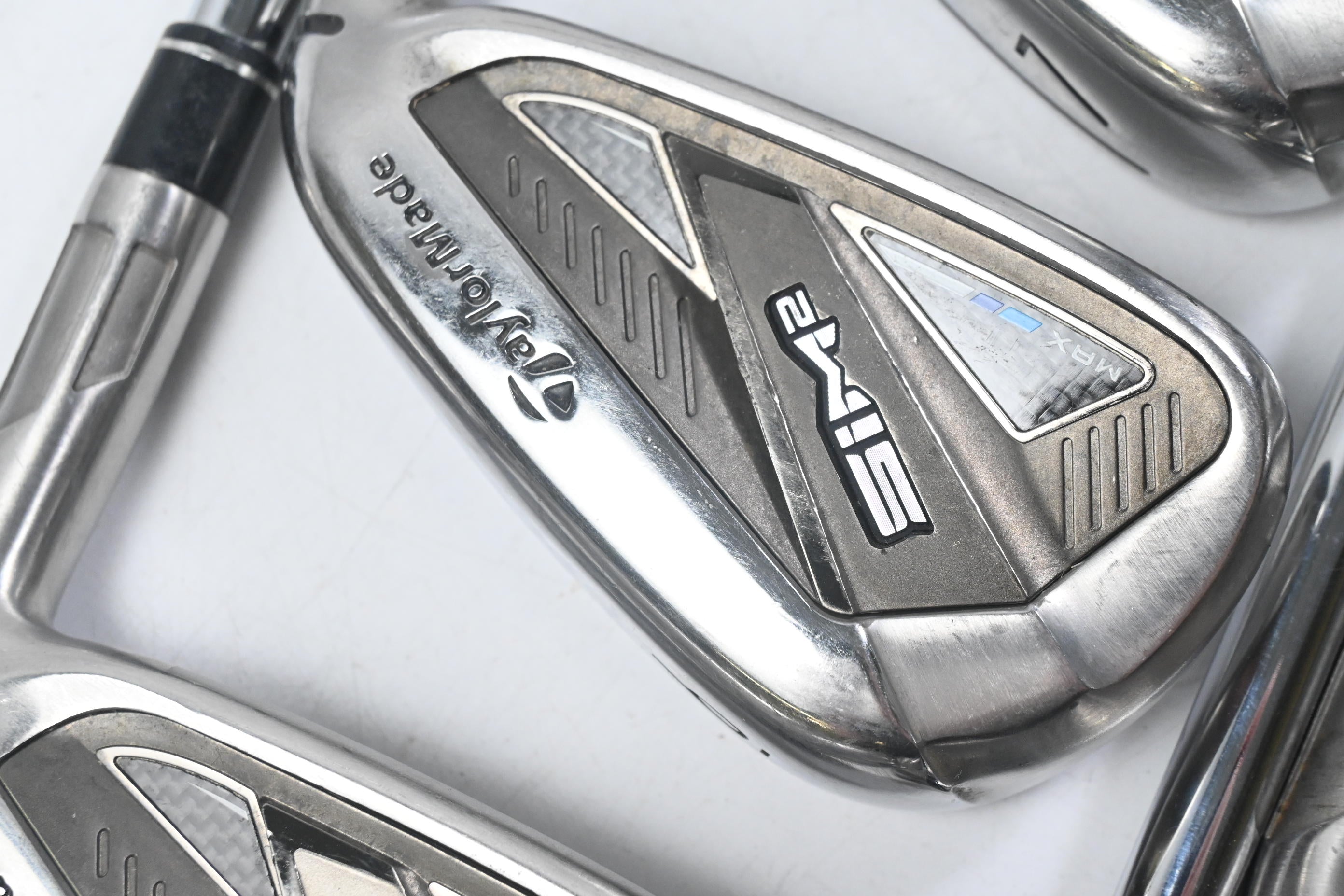 Taylormade SIM2 Max Irons / 5-PW+SW / Regular Flex KBS MAX MT 85 Shafts