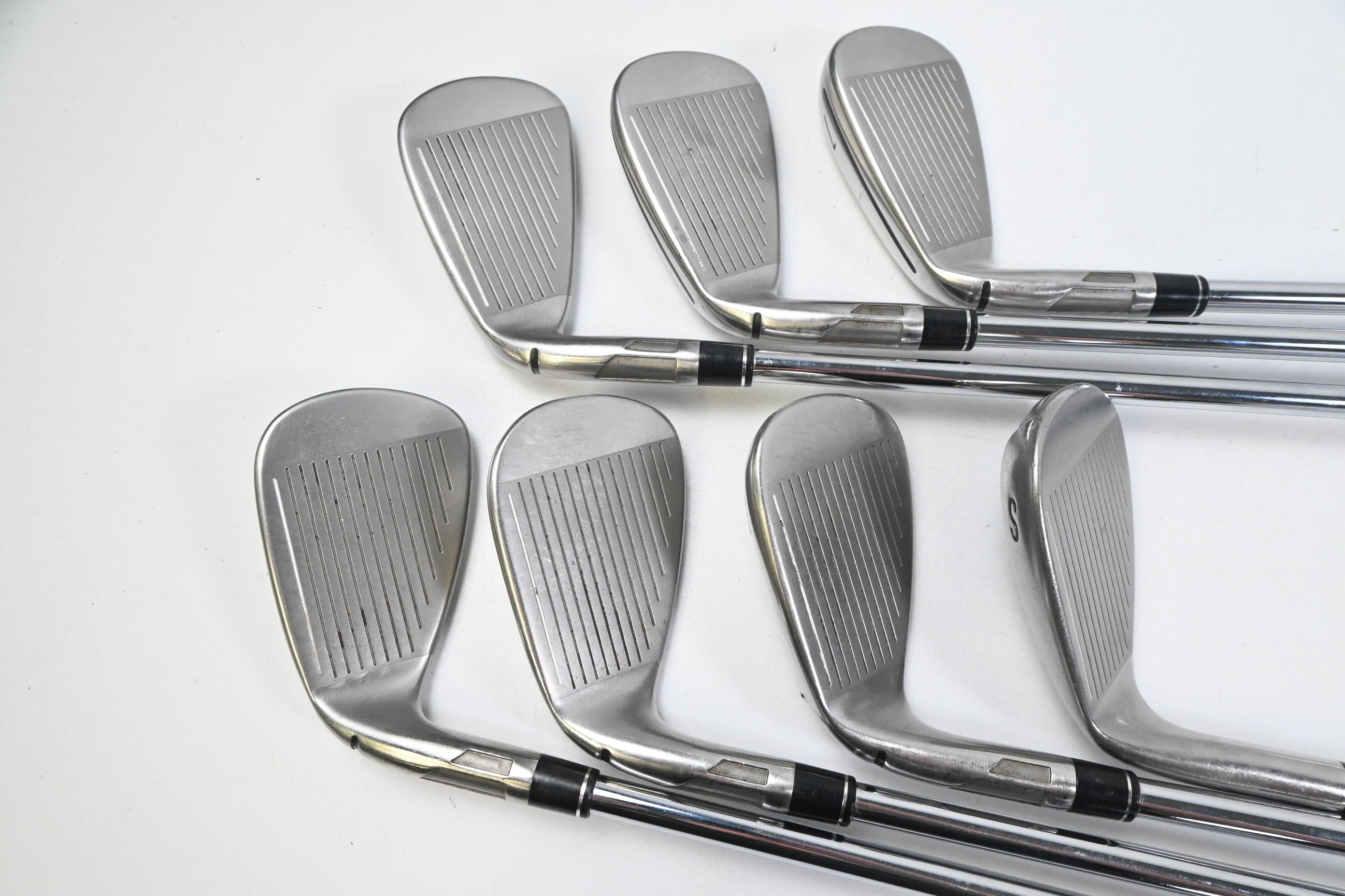 Taylormade SIM2 Max Irons / 5-PW+SW / Regular Flex KBS MAX MT 85 Shafts