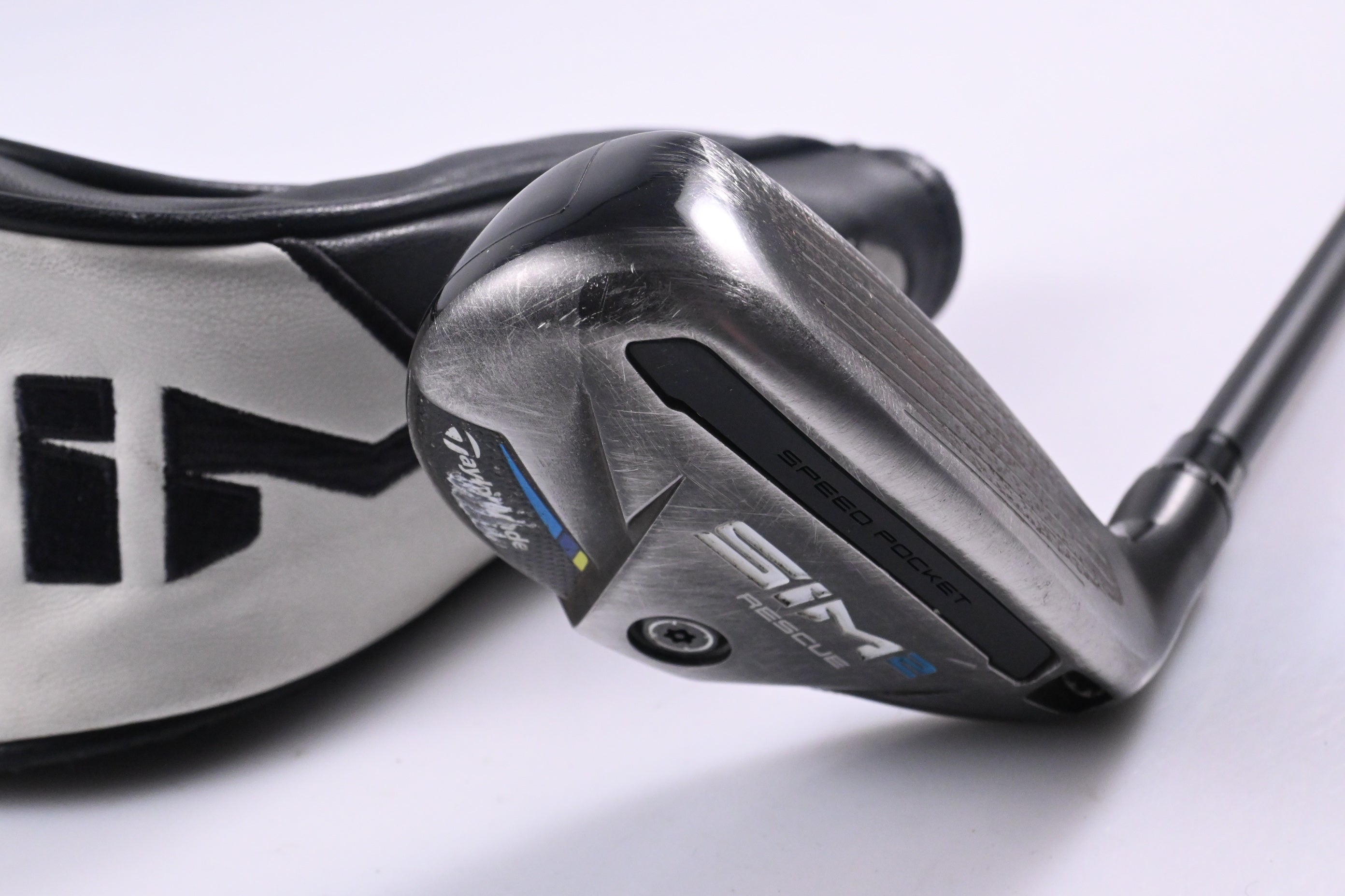 Taylormade SIM2 #3 Hybrid / 19.5 Degree / Stiff Flex Ventus Blue 7 Shaft