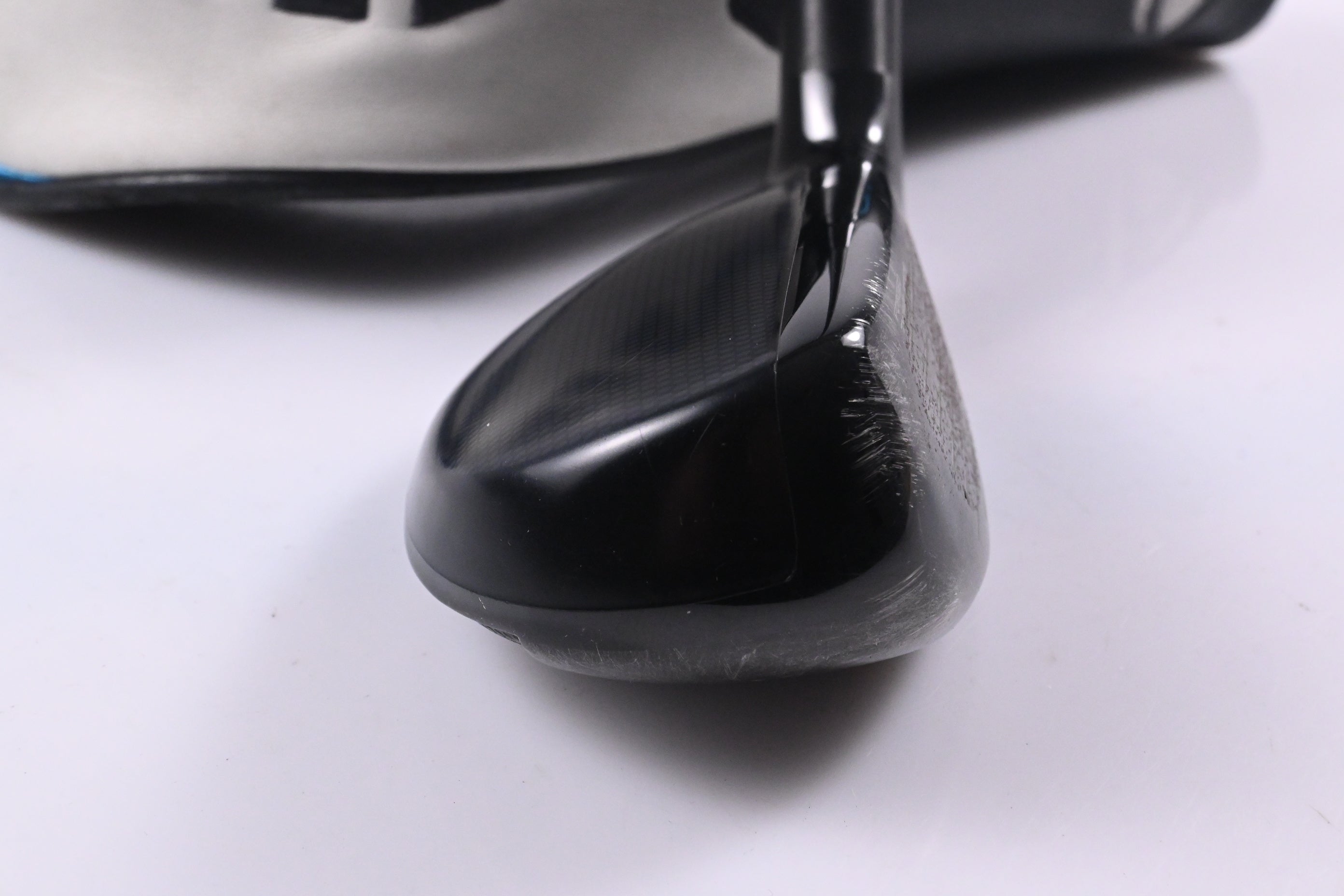 Taylormade SIM2 #3 Hybrid / 19.5 Degree / Stiff Flex Ventus Blue 7 Shaft