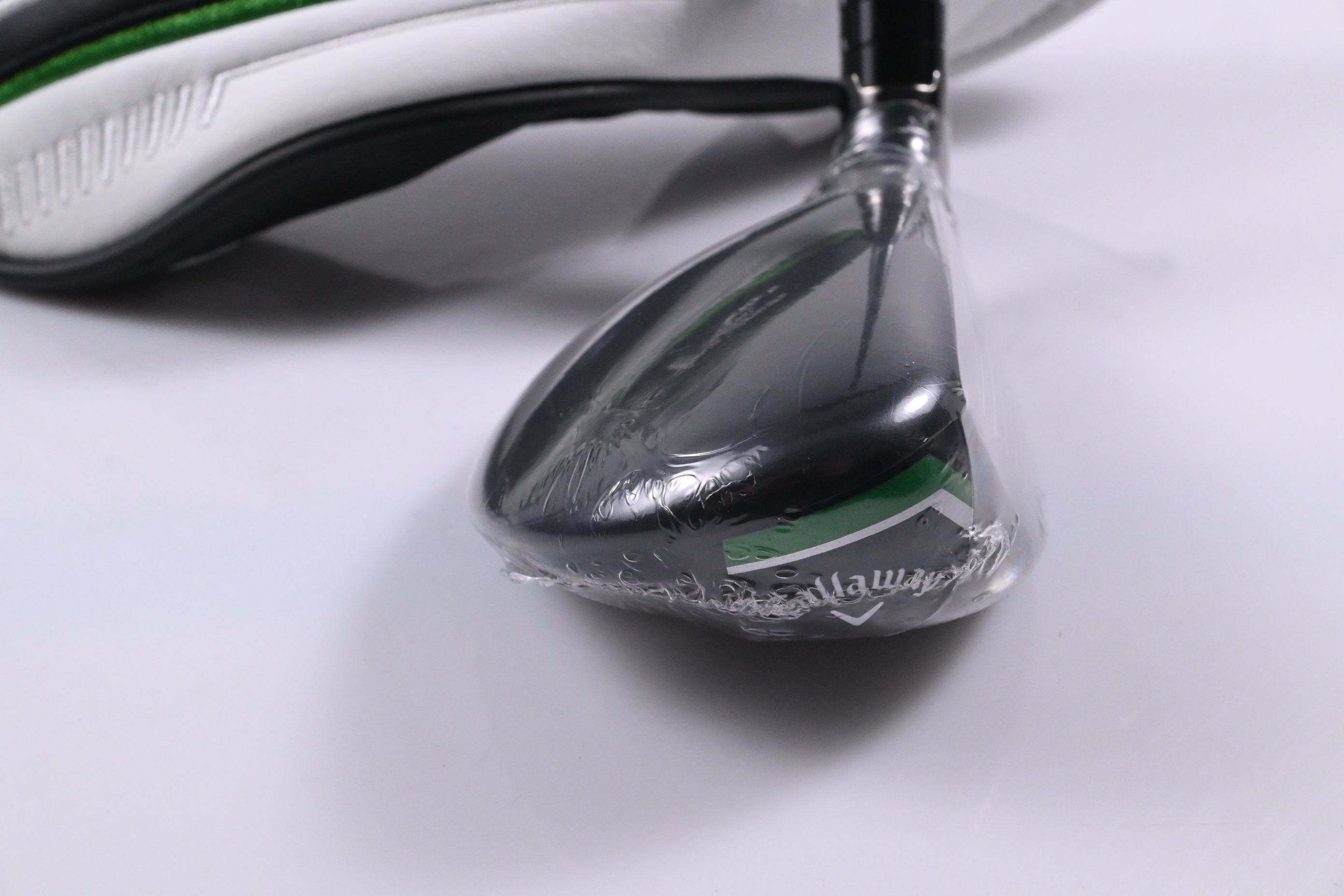 Callaway Elyte X #4 Hybrid / 21 Degree / Regular Flex Denali Charcoal 60 Shaft