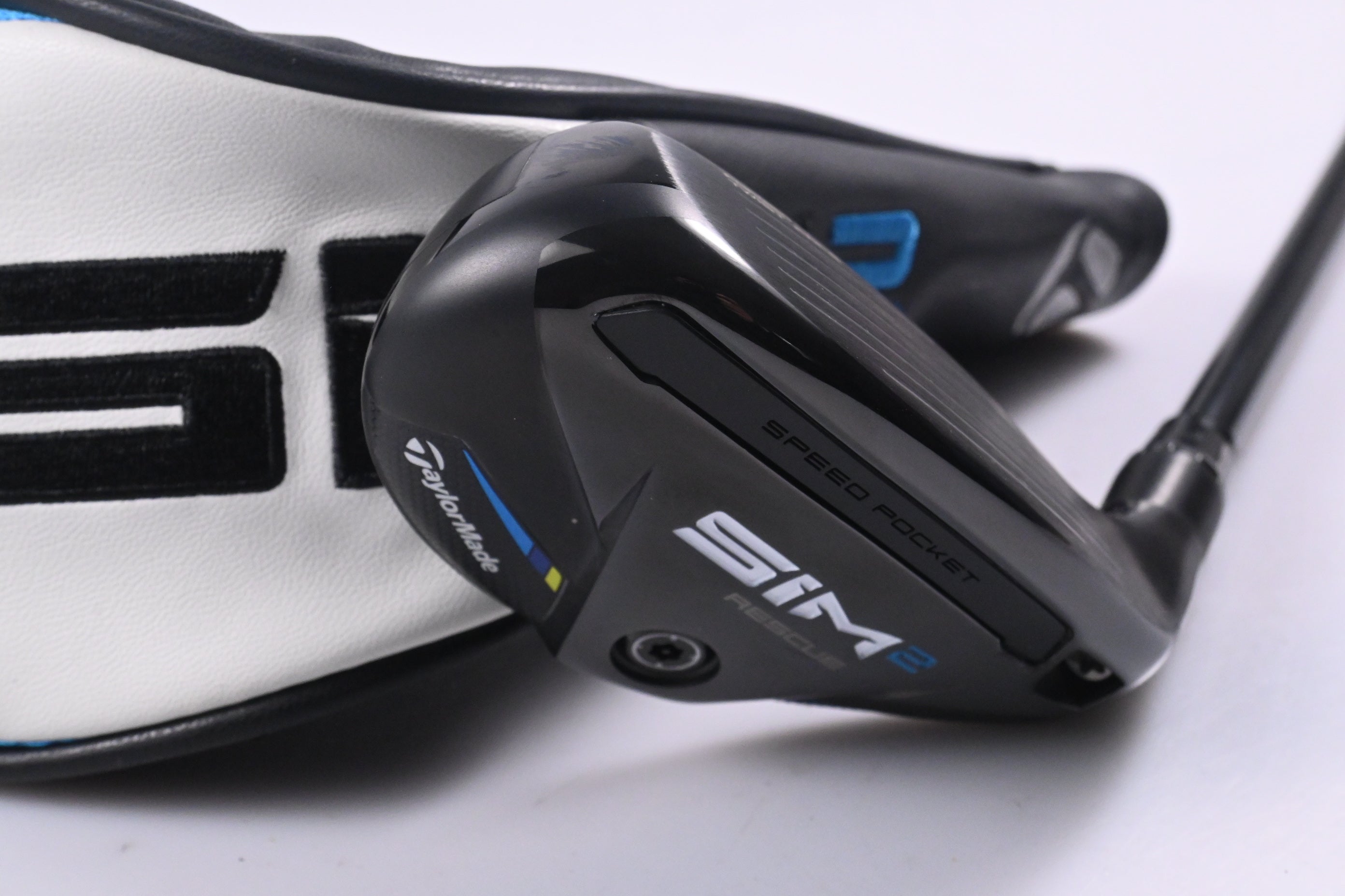 Taylormade SIM2 #4 Hybrid / 22 Degree / Regular Flex Tensei AV Raw Blue 70