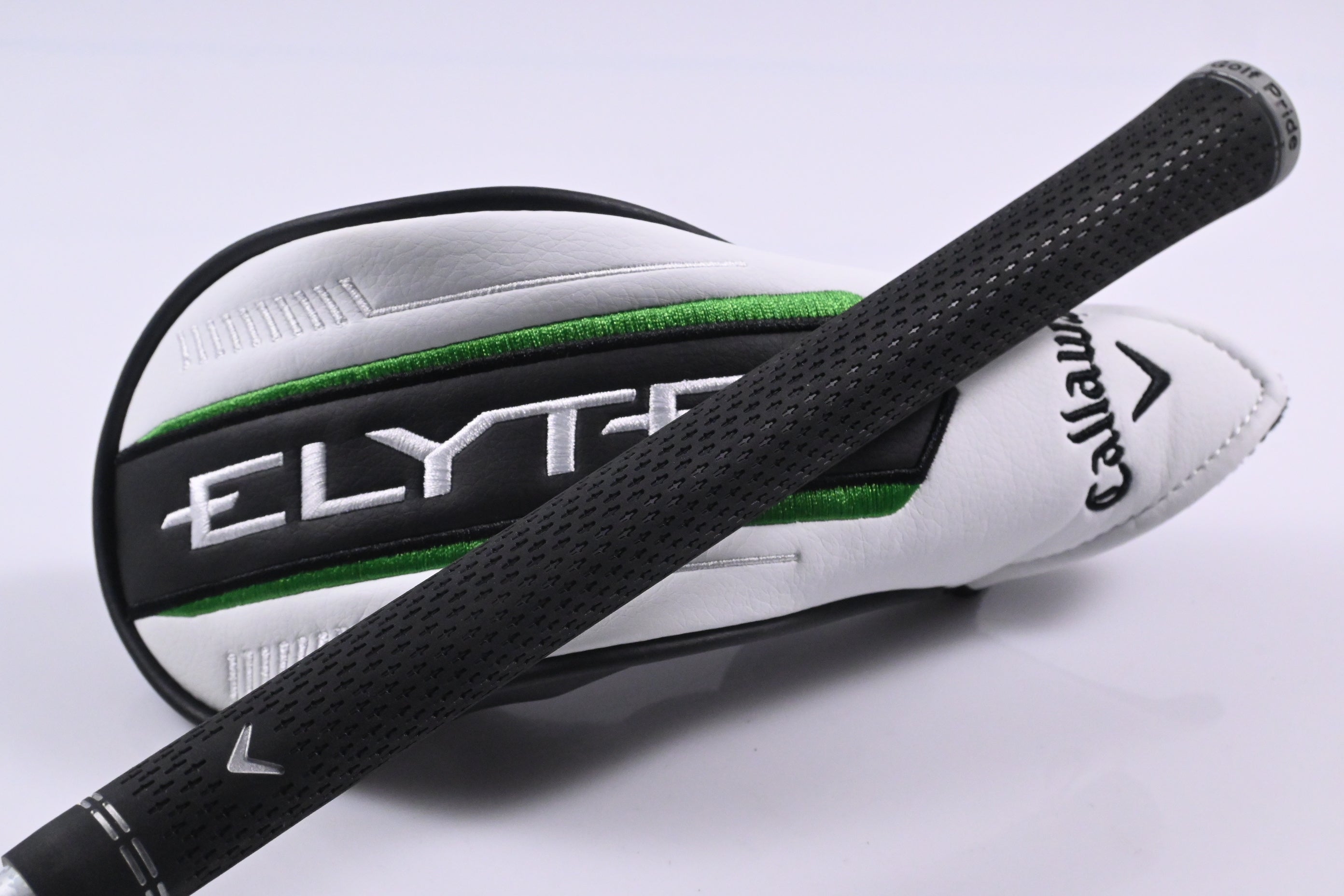Callaway Elyte X #4 Hybrid / 21 Degree / Regular Flex Denali Charcoal 60 Shaft