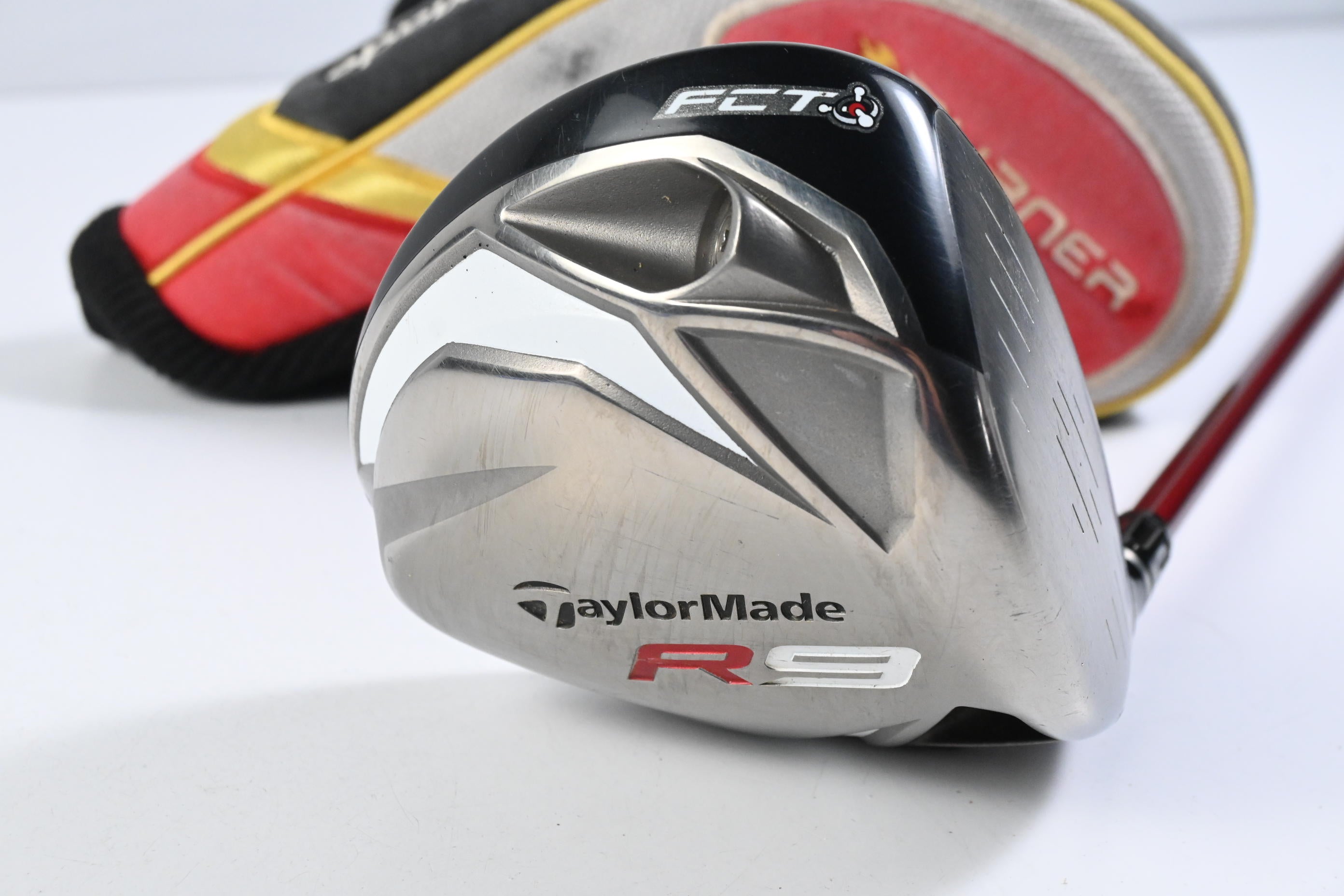 Taylormade R9 Driver / 10.5 Degree / Stiff Flex Fujikura Motore 65 Shaft