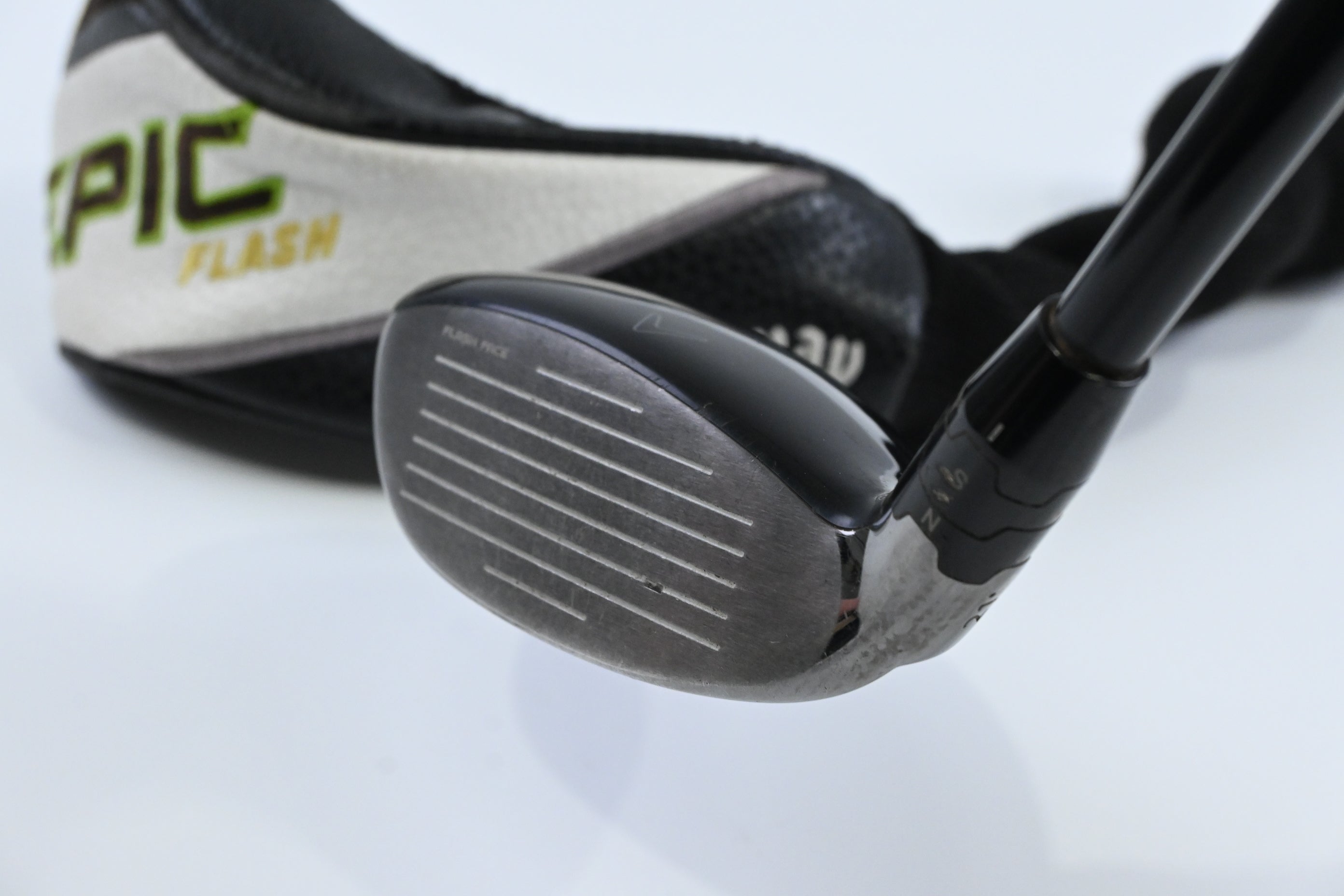 Callaway Epic Flash #4 Hybrid / 21 Degree / Regular Flex Tensei AV White 65