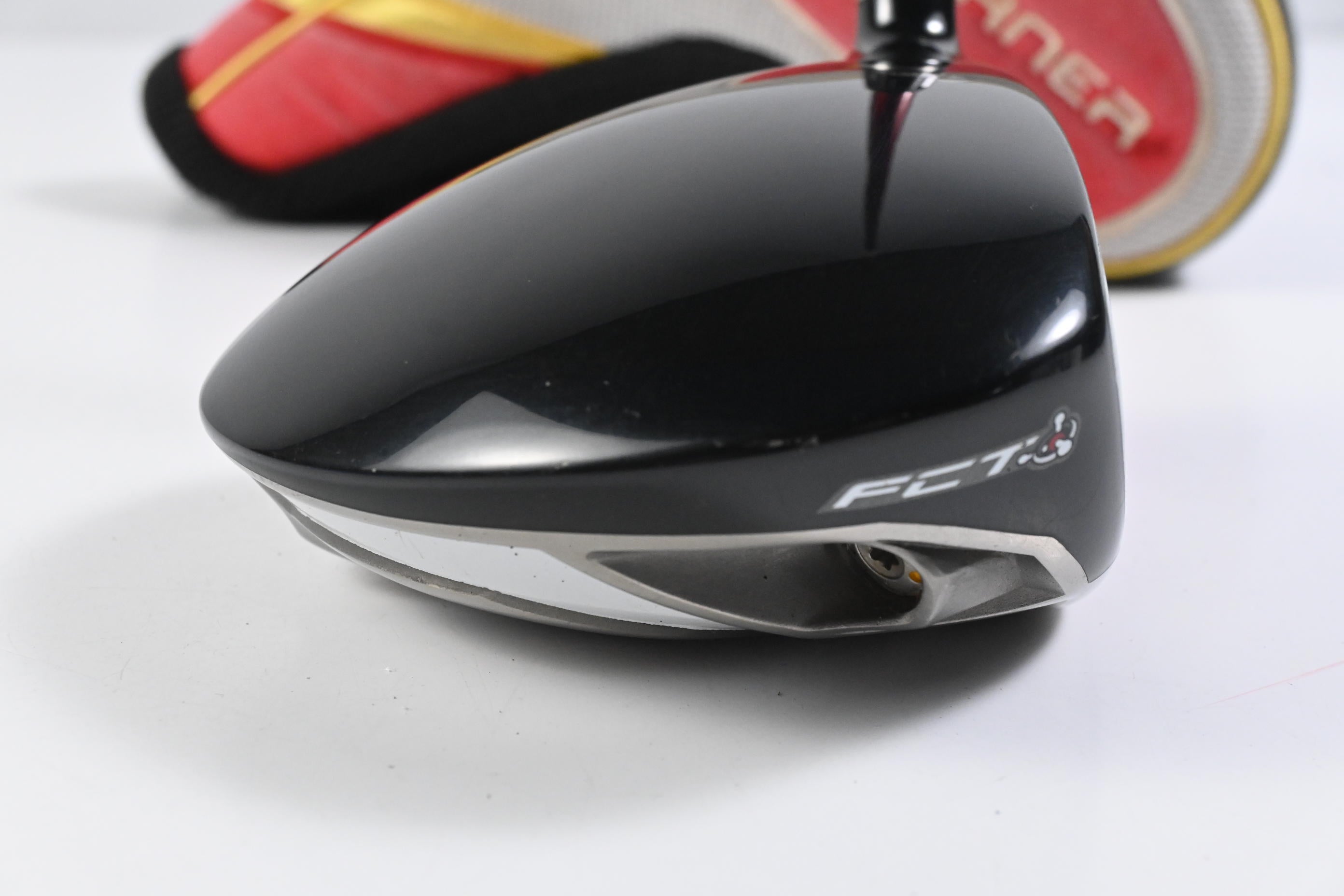 Taylormade R9 Driver / 10.5 Degree / Stiff Flex Fujikura Motore 65 Shaft