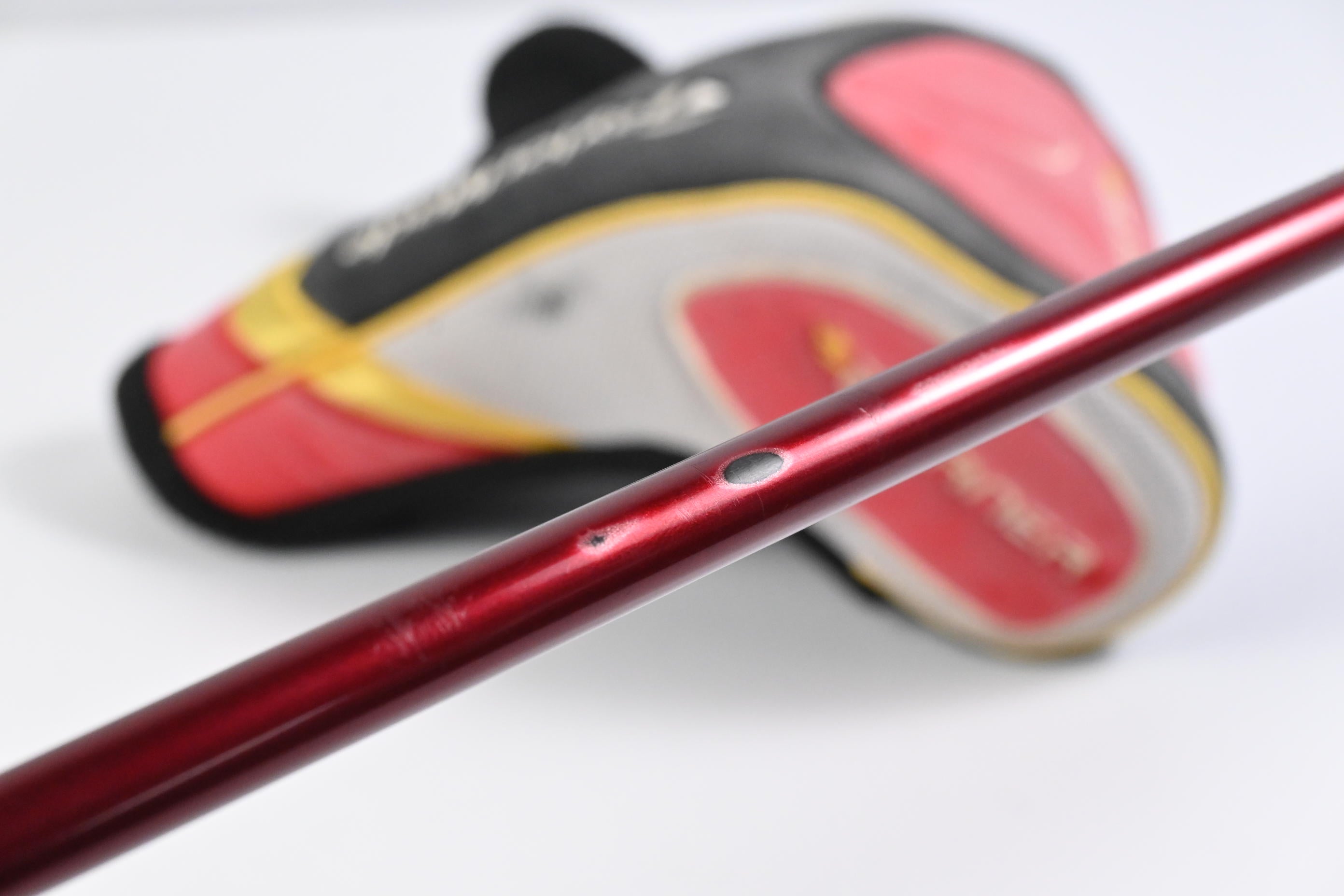 Taylormade R9 Driver / 10.5 Degree / Stiff Flex Fujikura Motore 65 Shaft