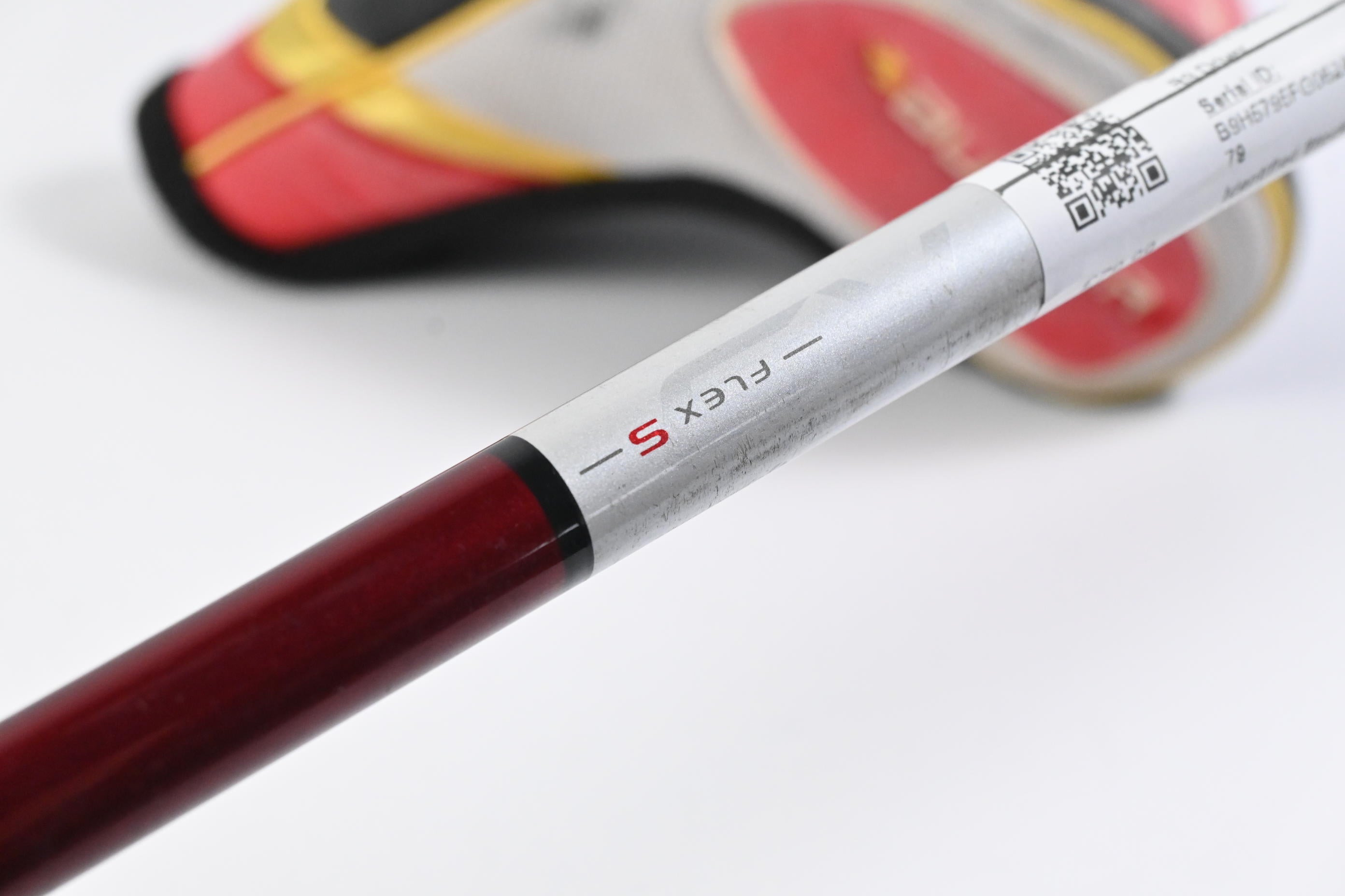 Taylormade R9 Driver / 10.5 Degree / Stiff Flex Fujikura Motore 65 Shaft