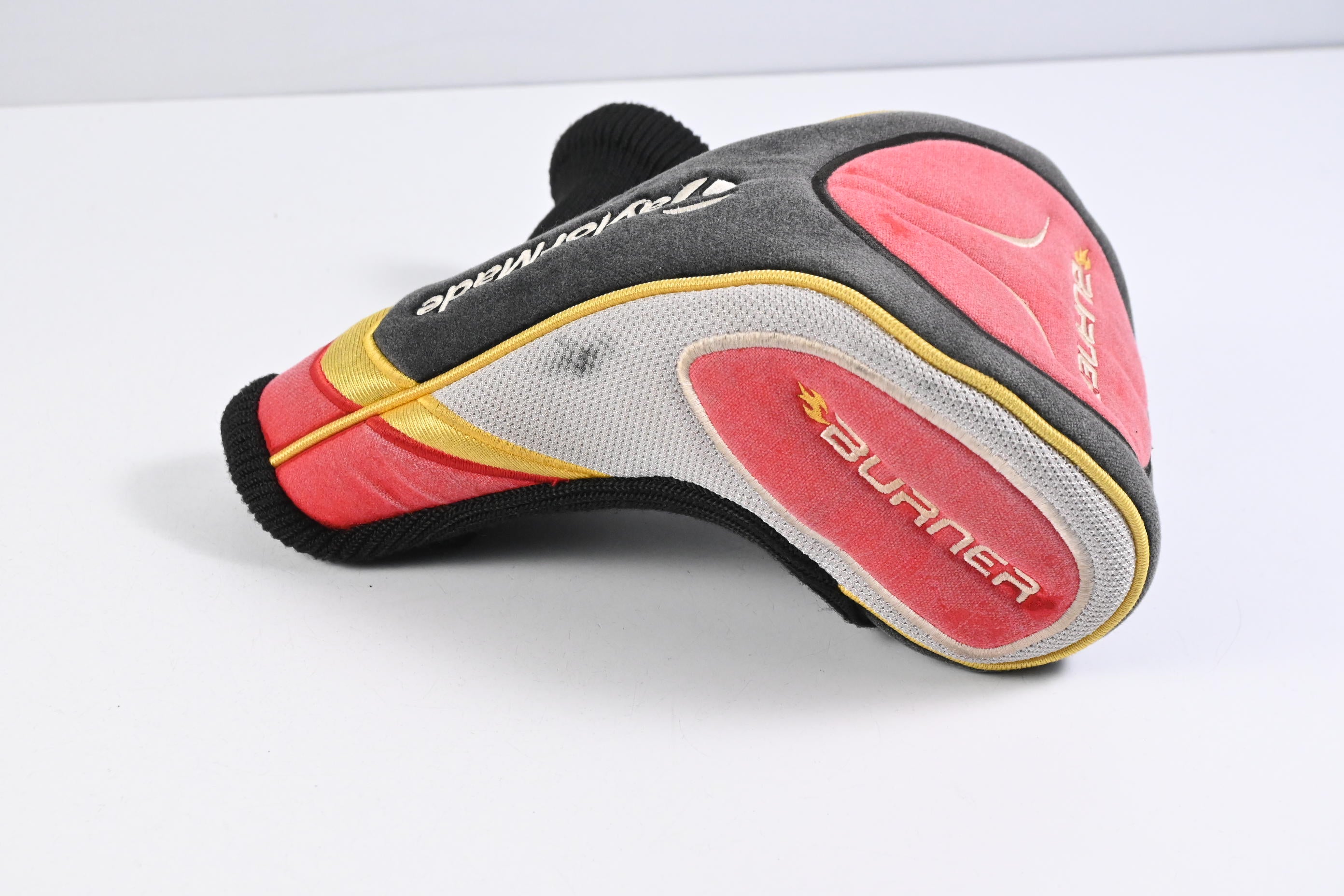 Taylormade R9 Driver / 10.5 Degree / Stiff Flex Fujikura Motore 65 Shaft