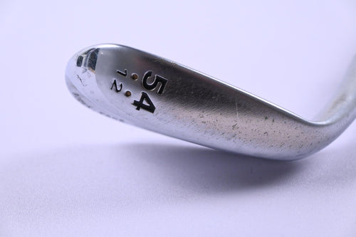 Cleveland 588 RTX Sand Wedge / 54 Degree / Wedge Flex Dynamic Gold Shaft