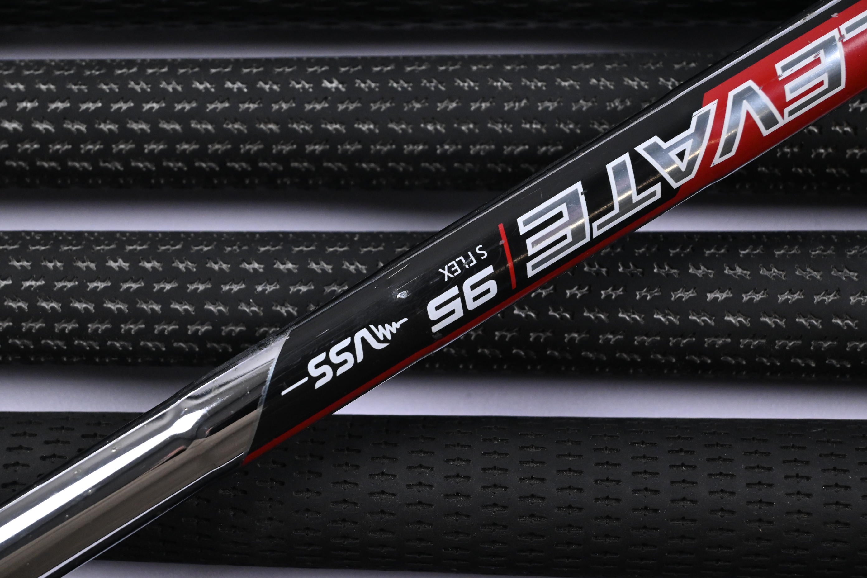 Taylormade SIM2 Max Irons / 4-SW / Stiff Flex Elevate 95 Shafts