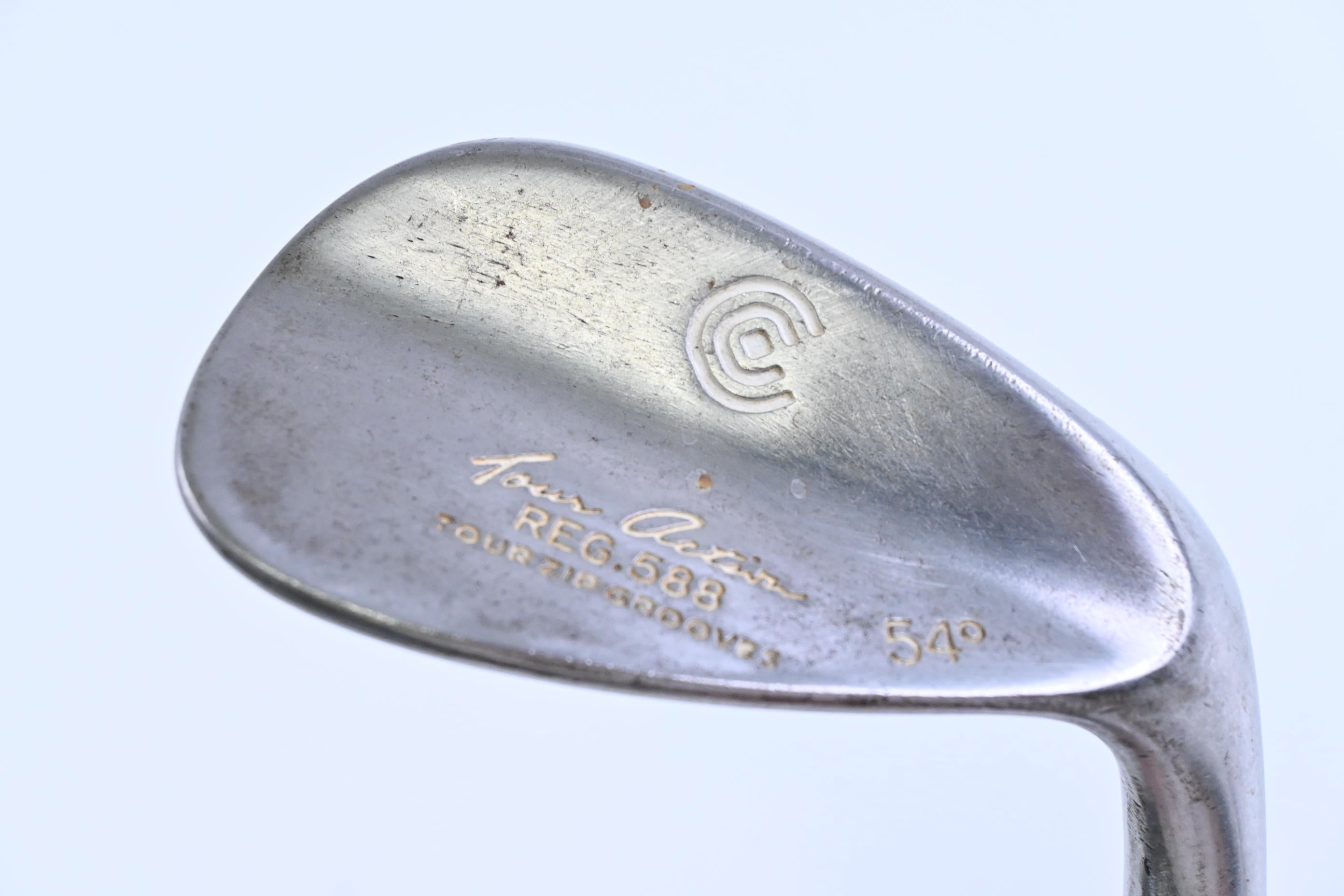 Cleveland Reg 588 RTG Sand Wedge / 54 Degree / Stiff Flex Aldila NV MLTI Shaft