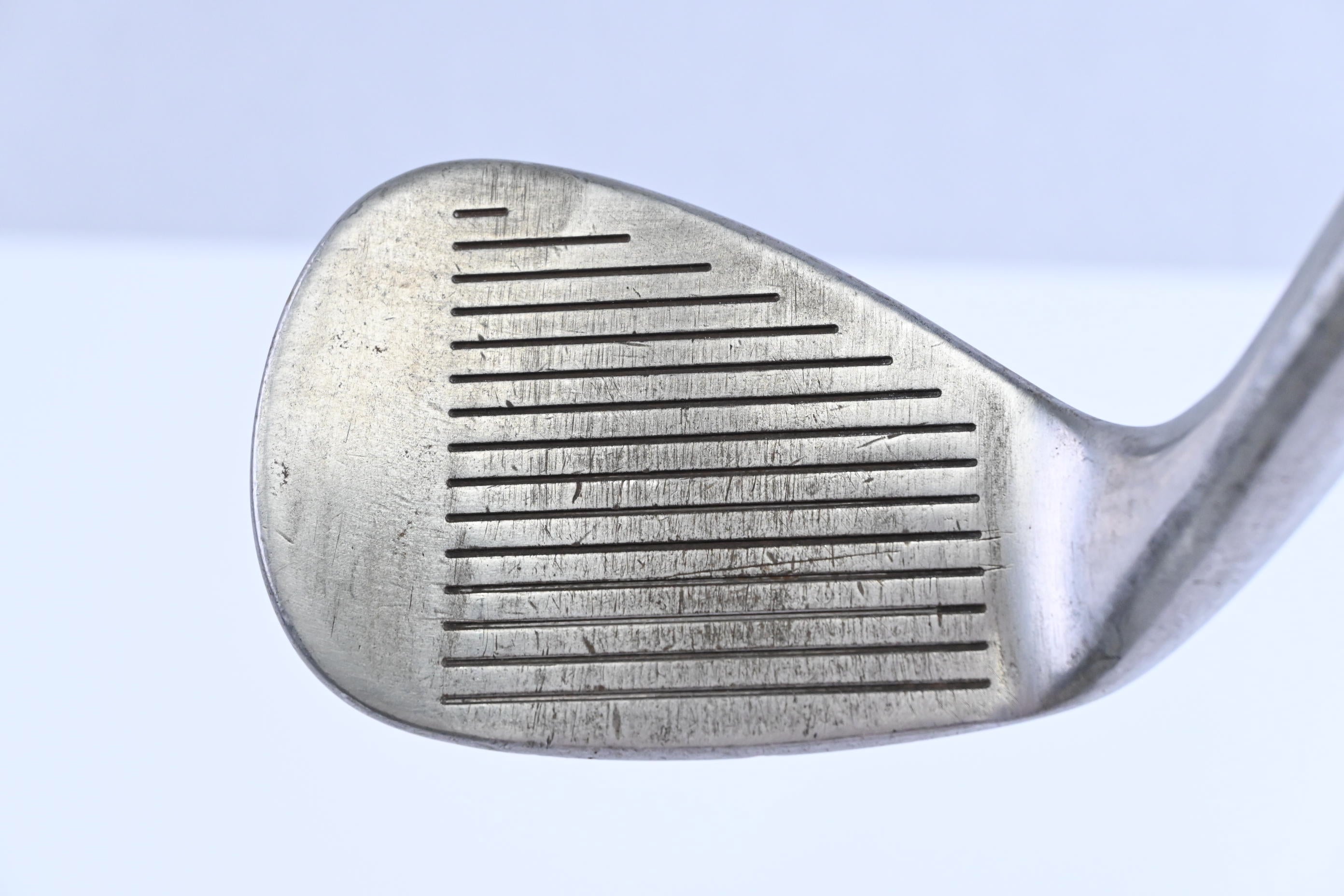 Cleveland Reg 588 RTG Sand Wedge / 54 Degree / Stiff Flex Aldila NV MLTI Shaft