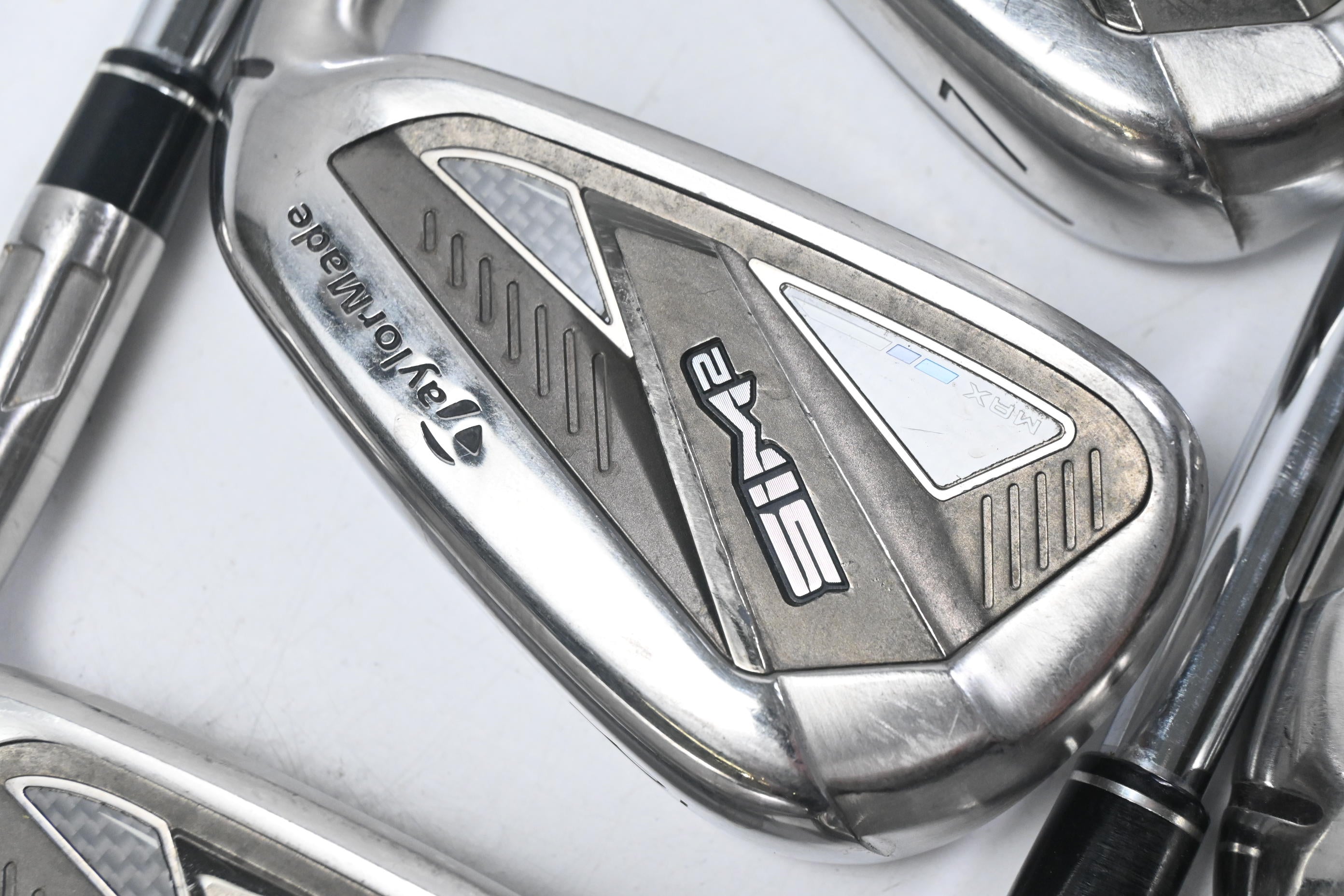 Taylormade SIM2 Max Irons / 5-PW / Regular Flex KBS MAX MT 85 Shafts