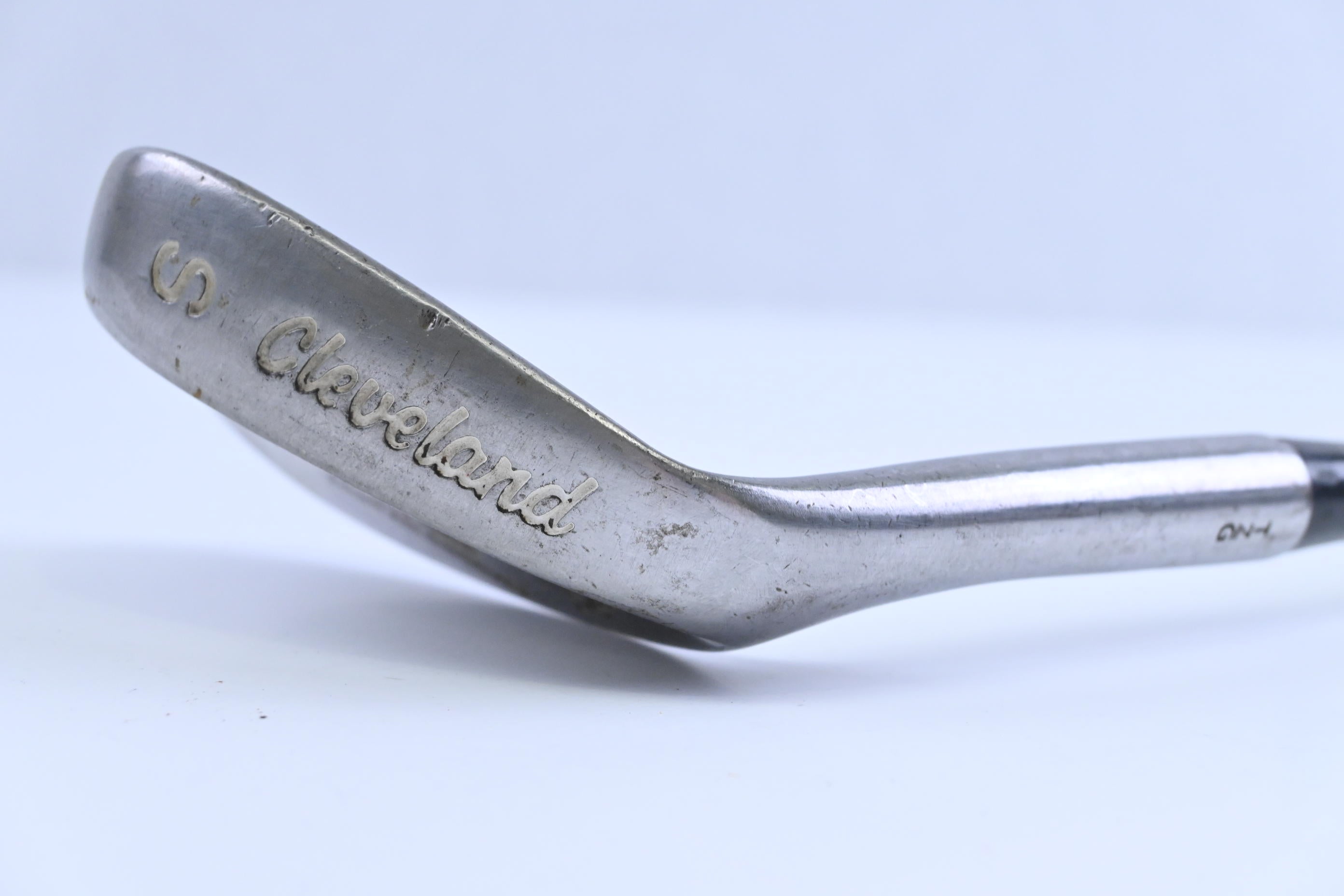 Cleveland Reg 588 RTG Sand Wedge / 54 Degree / Stiff Flex Aldila NV MLTI Shaft