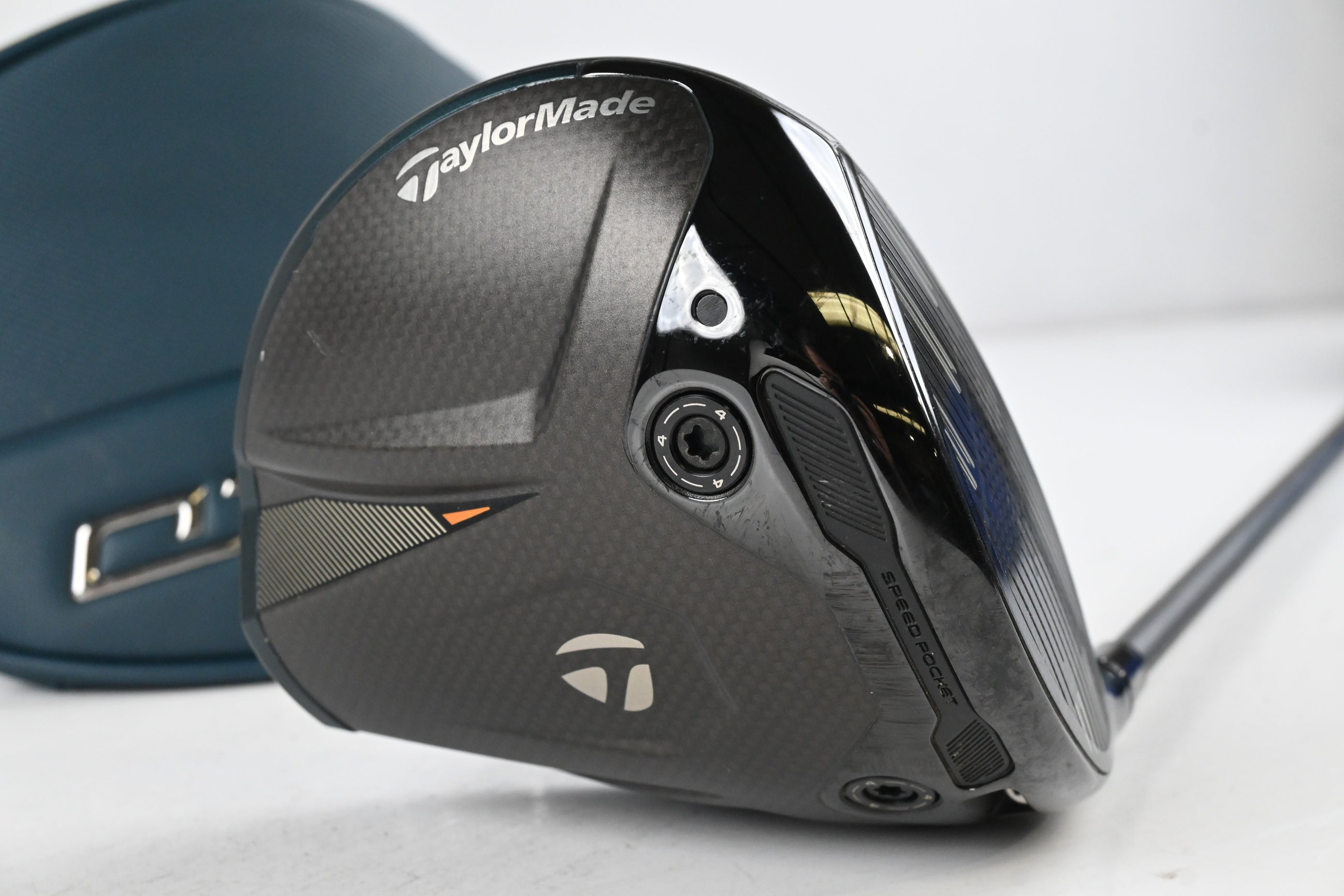 Taylormade Qi4D Driver / 10.5 Degree / Regular Flex REAX Blue 50 Shaft