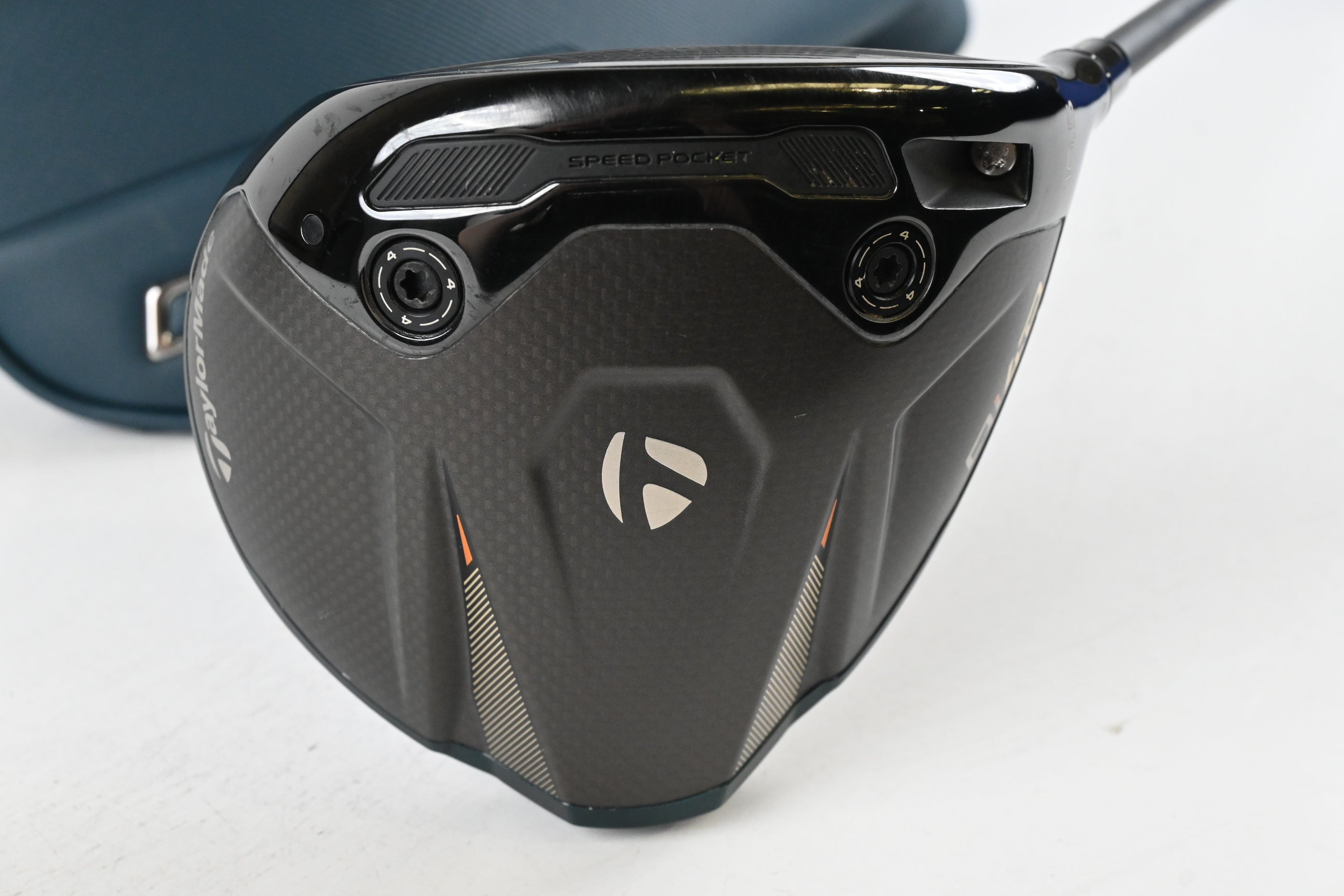 Taylormade Qi4D Driver / 10.5 Degree / Regular Flex REAX Blue 50 Shaft