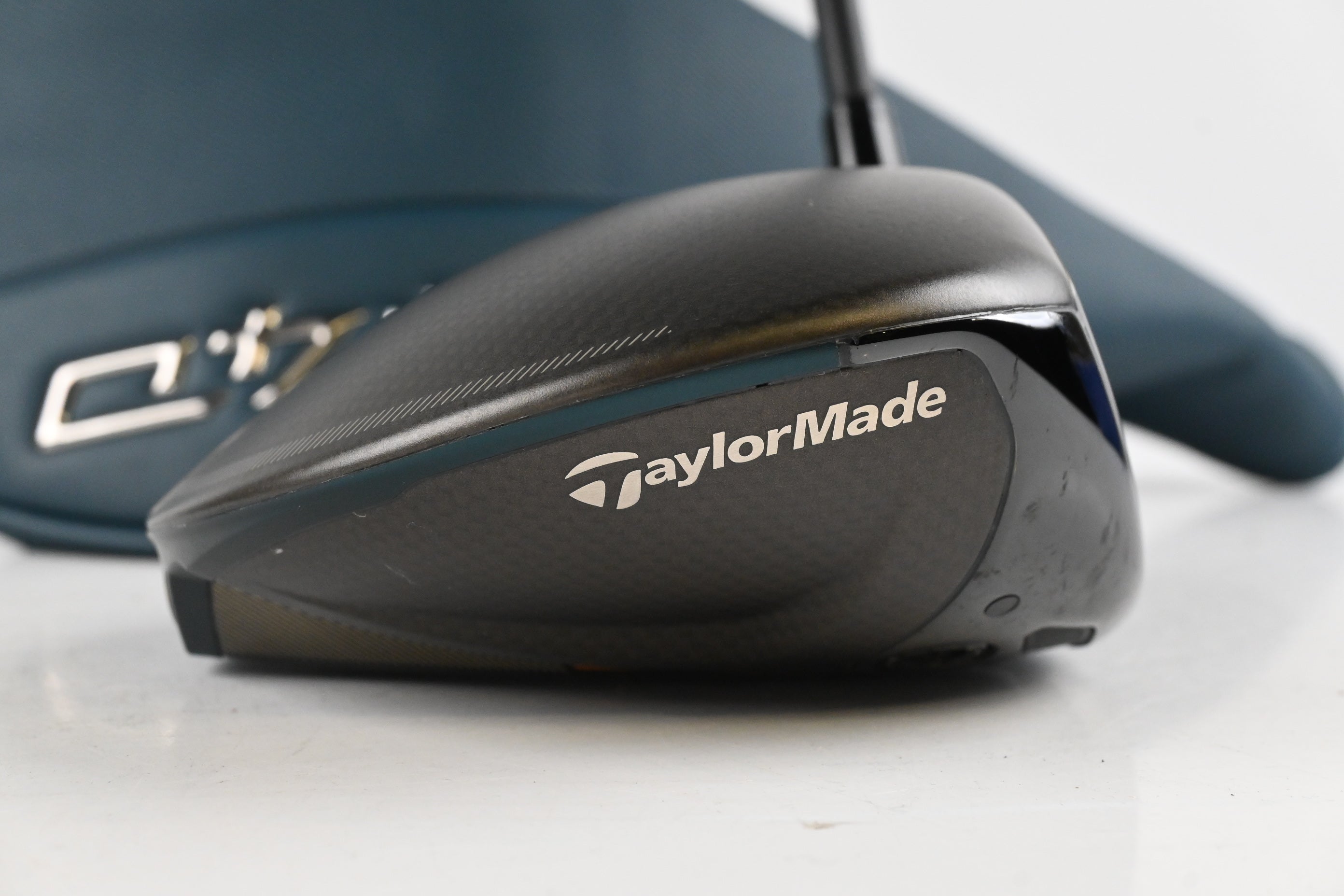 Taylormade Qi4D Driver / 10.5 Degree / Regular Flex REAX Blue 50 Shaft