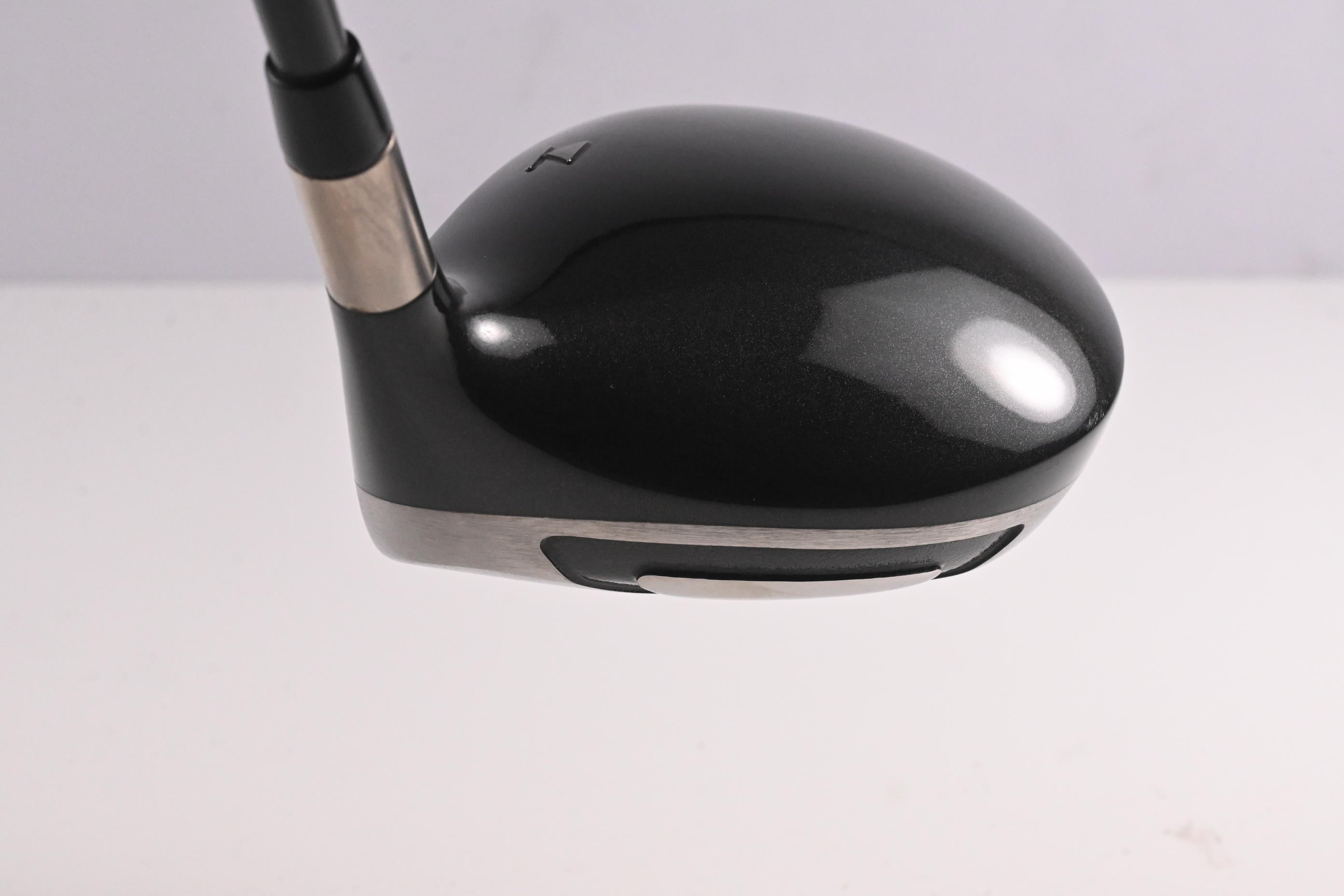Titleist 905 T Driver / 9.5 Degree / Stiff Flex Fujikura Speeder Shaft