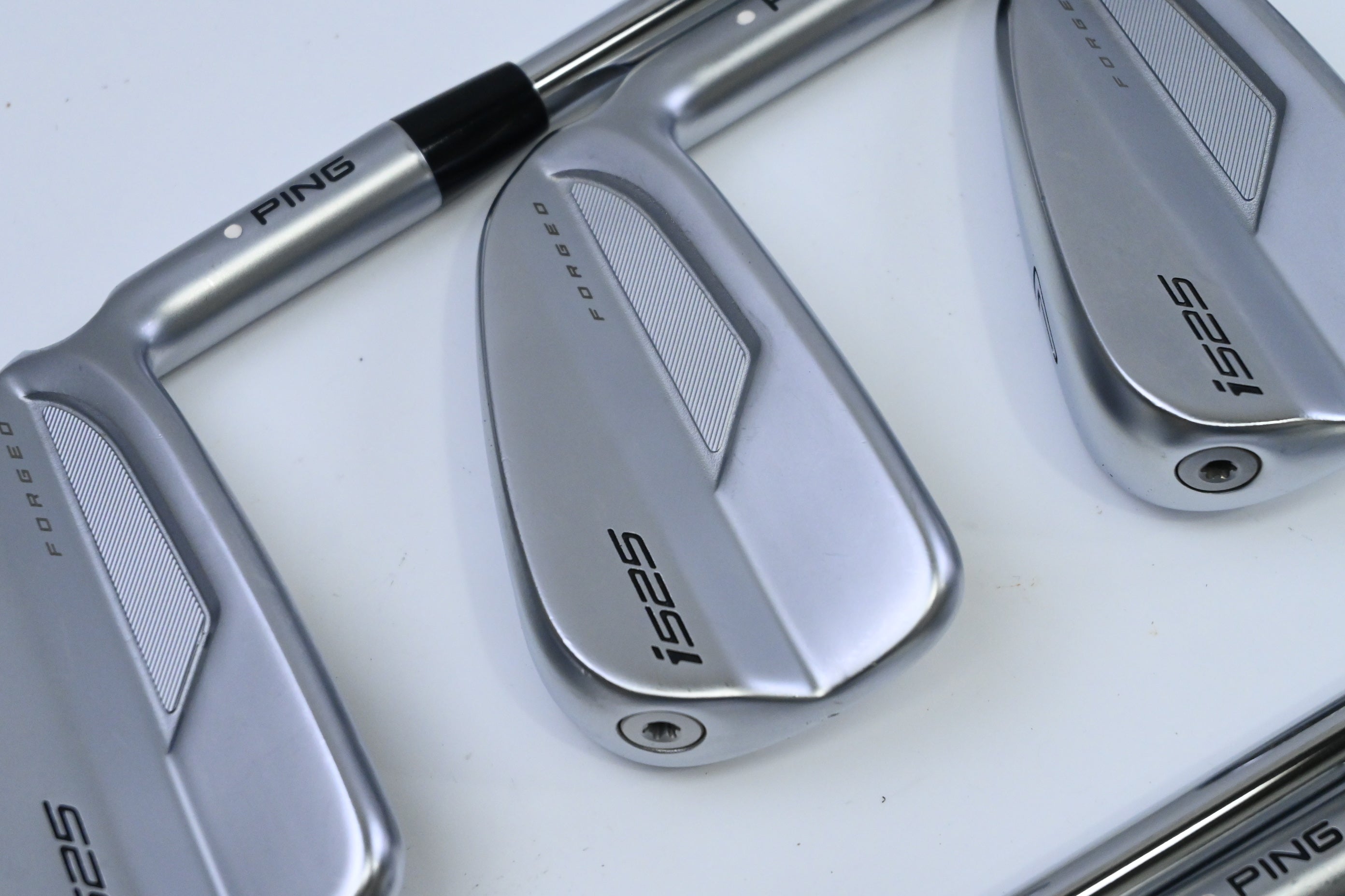 Ping i525 Irons / 5-PW / White Dot / Stiff Flex Ping AWT 2.0 Shafts