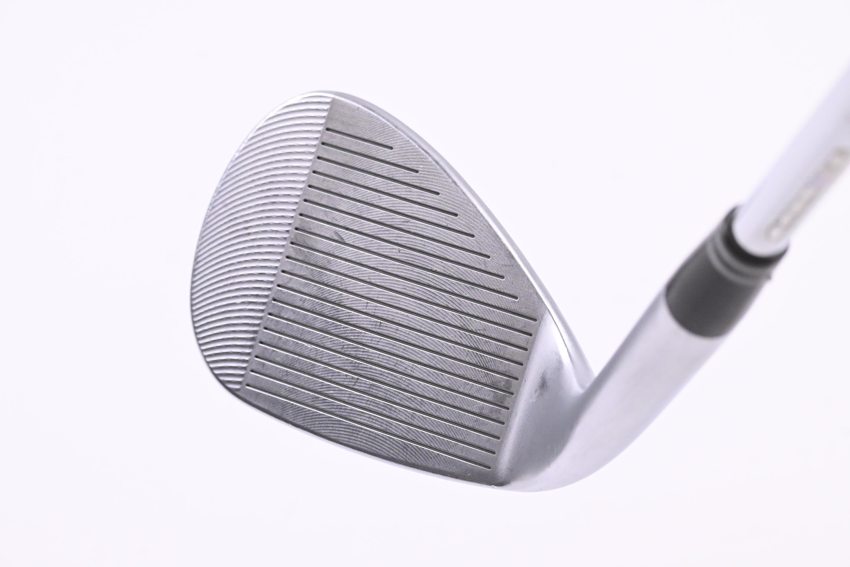 Cleveland CBZ Sand Wedge / 54 Degree / Wedge Flex Dynamic Gold Spinner Shaft