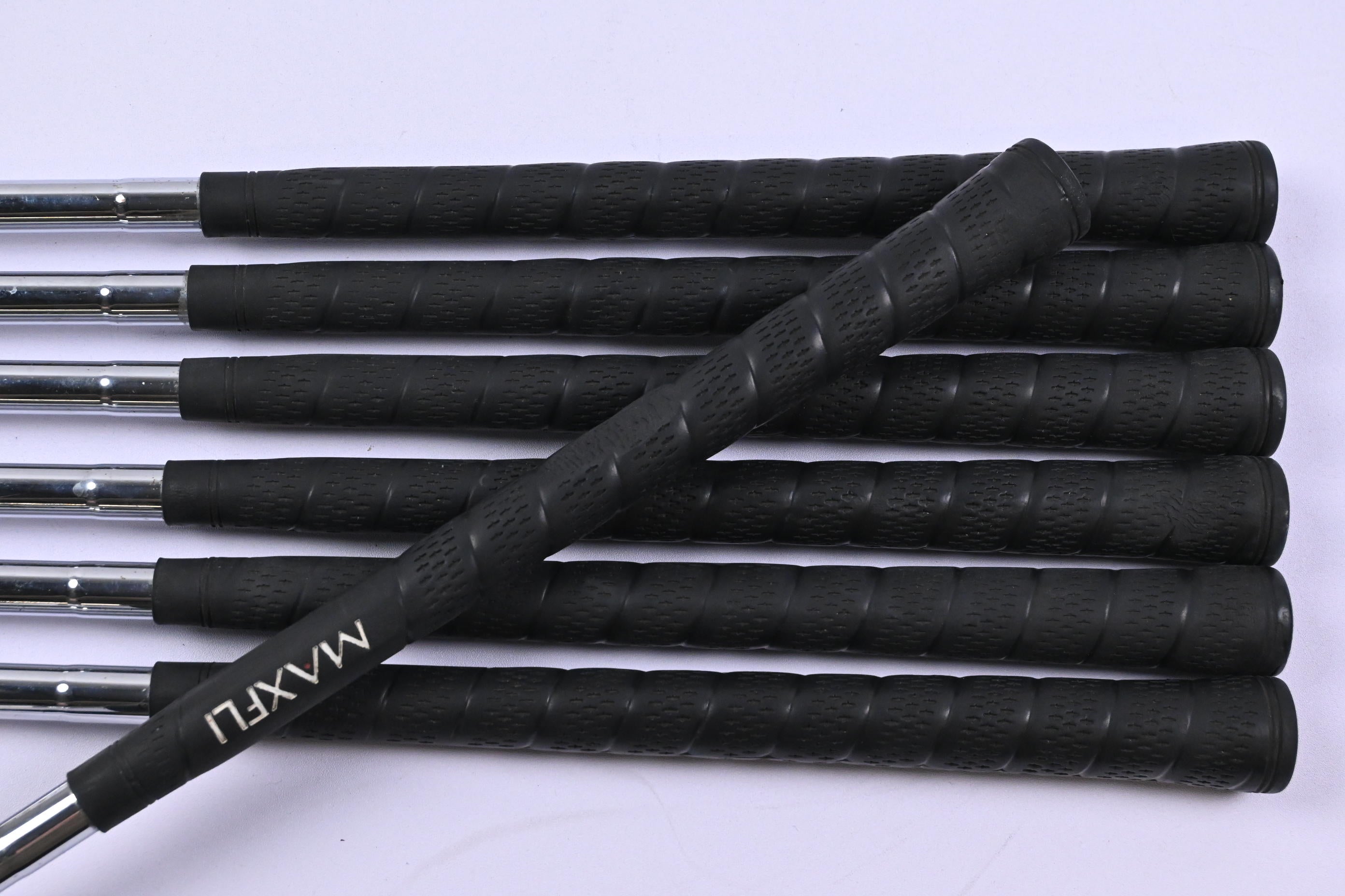 Maxfli Revolution Black Dot Irons / 3-9 Iron / Regular Flex Dynamic Gold R300U
