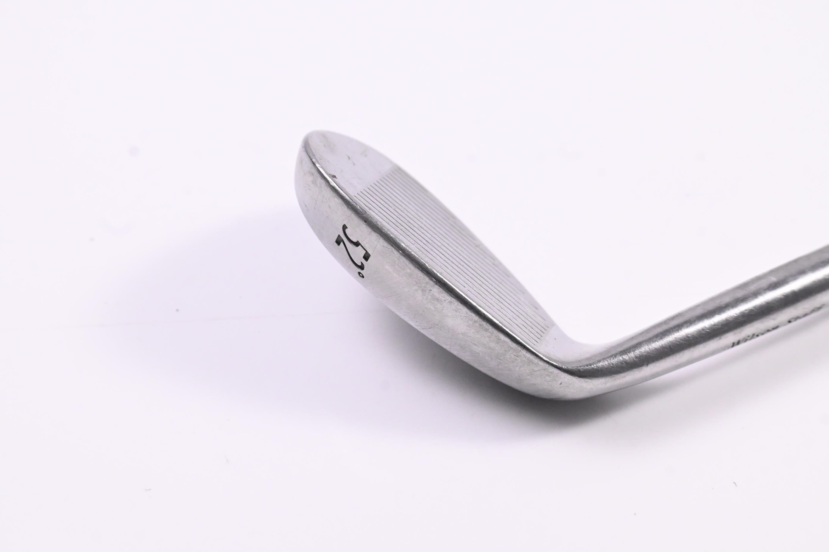 Wilson TW9 Gap Wedge / 52 Degree / Wedge Flex Dynamic Gold Shaft