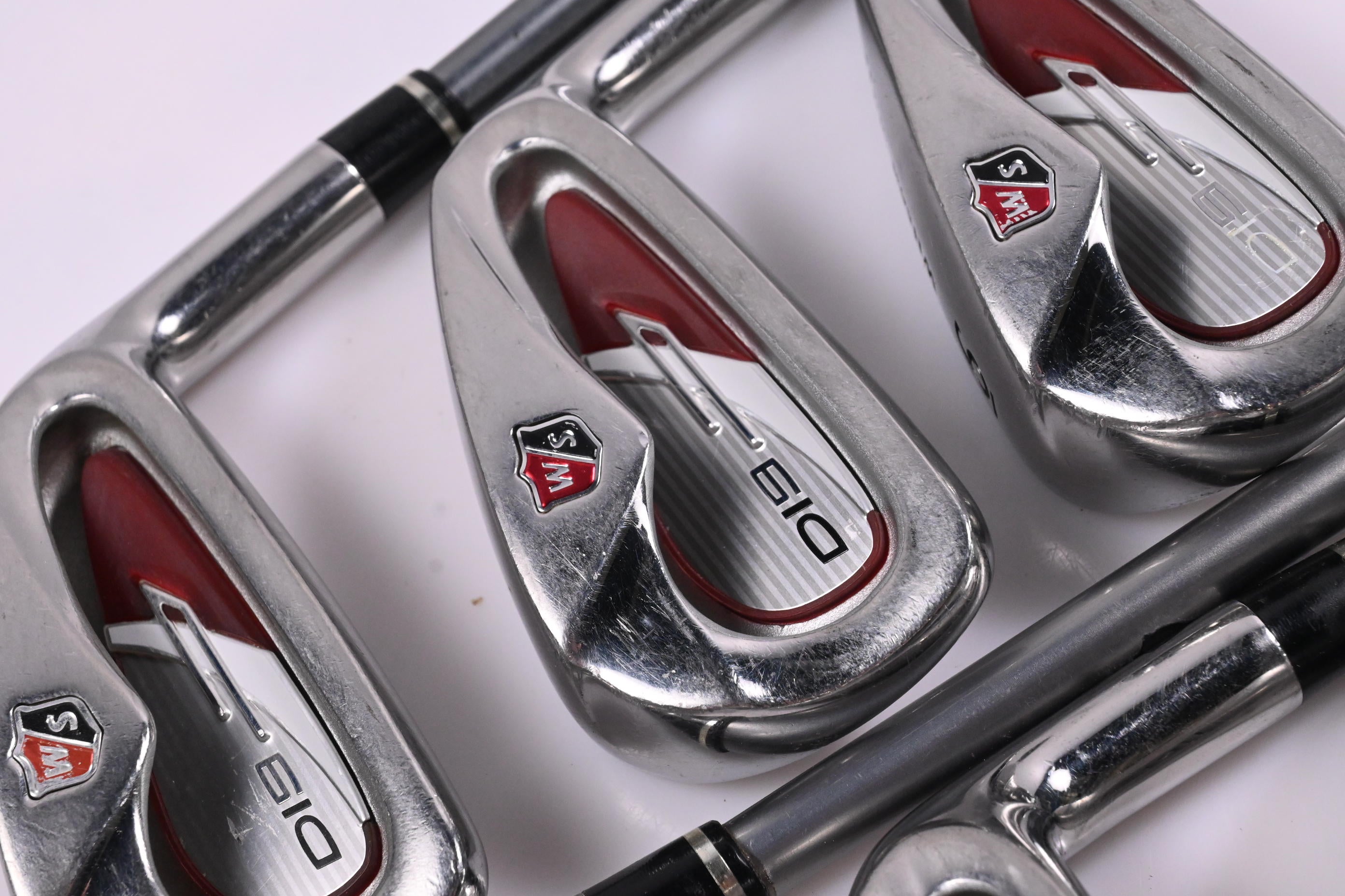 Wilson Di9 Irons / 4-9i / Regular Flex UST ProForce V2 62 Shafts
